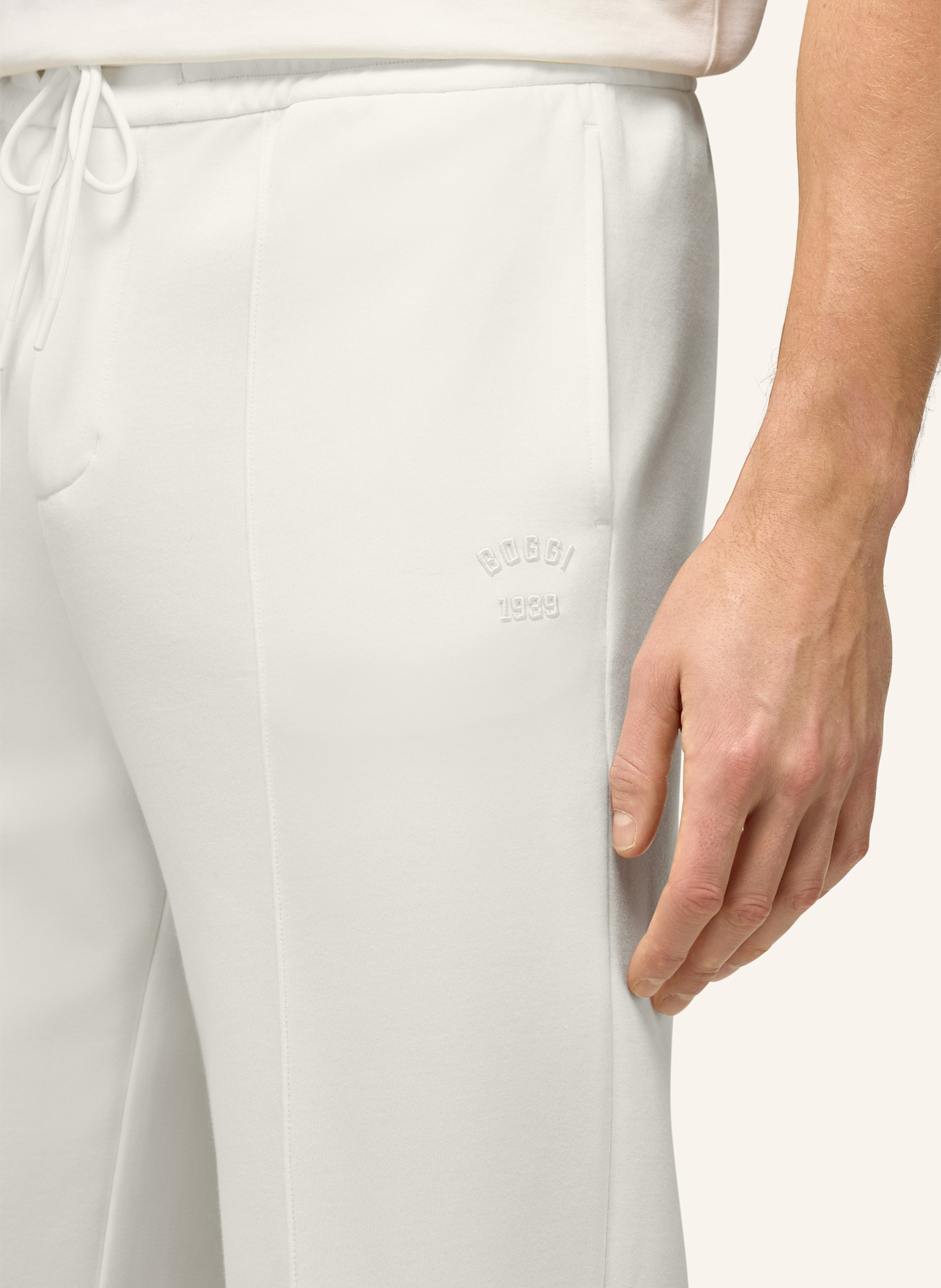 BOGGI MILANO Sweatpants: CREAM