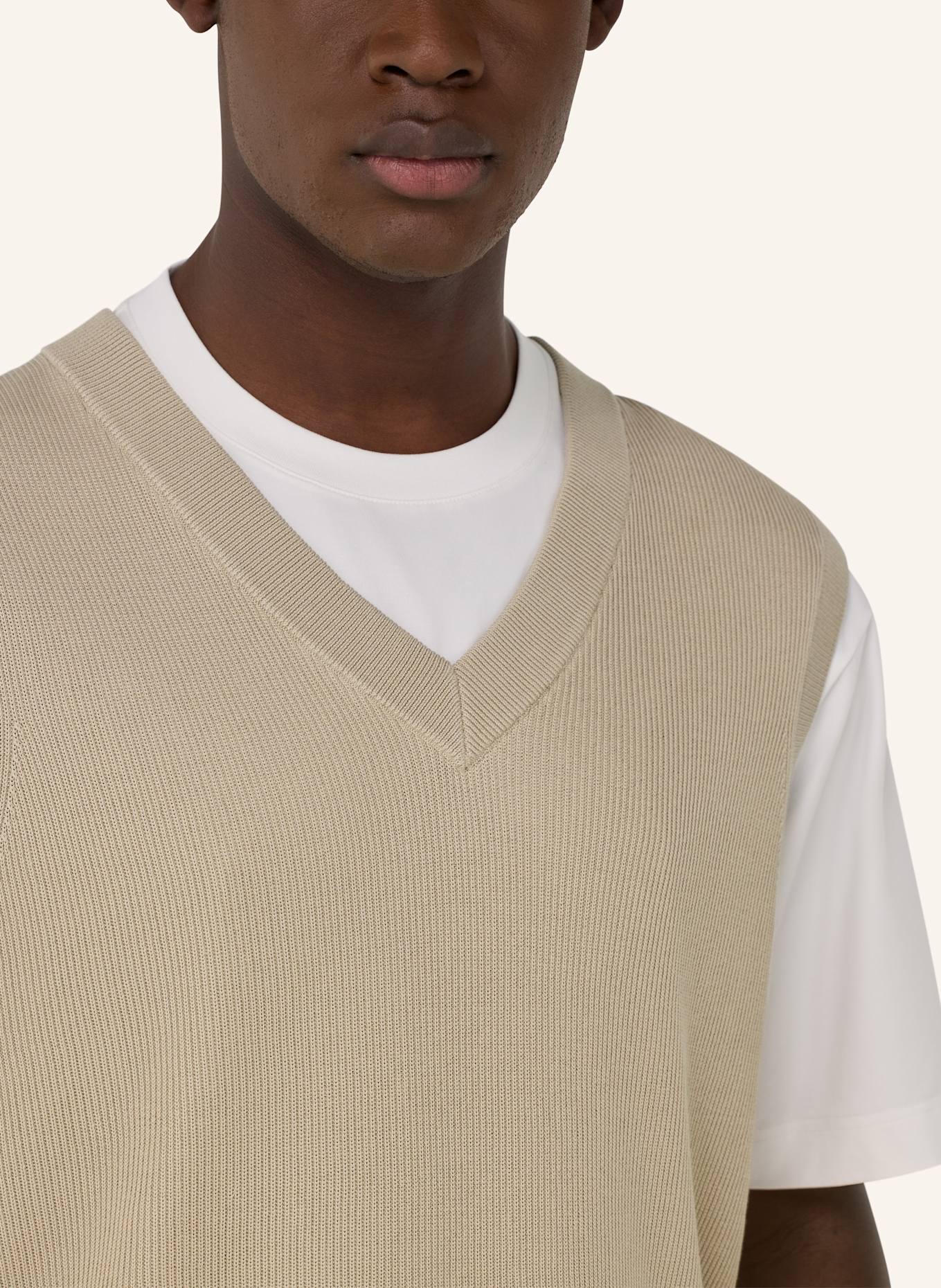 BOGGI MILANO sleeveless sweater: BROWN