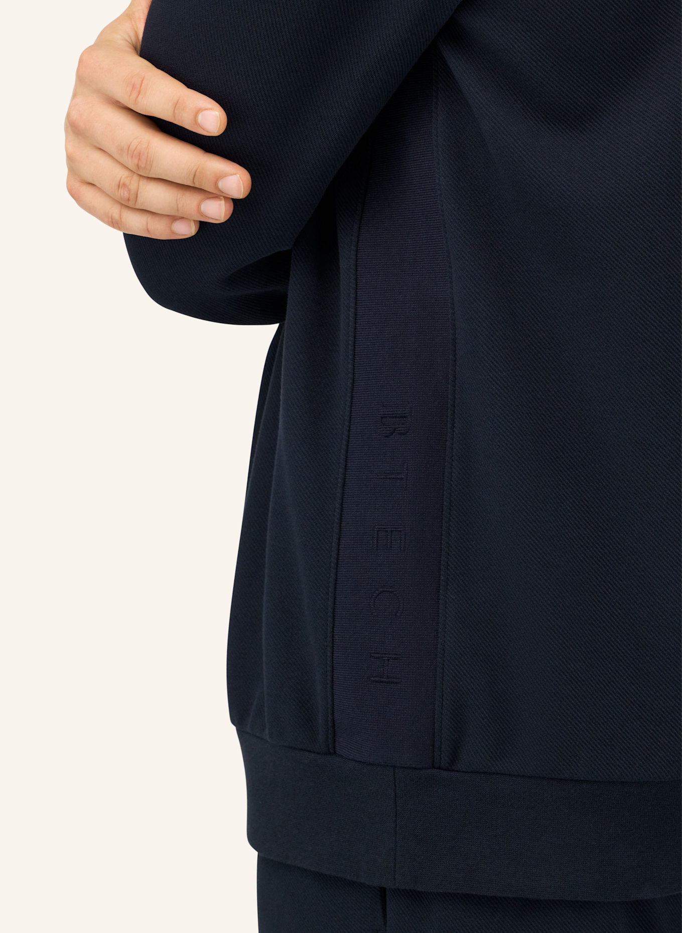 BOGGI MILANO Sweatshirt: BLAU