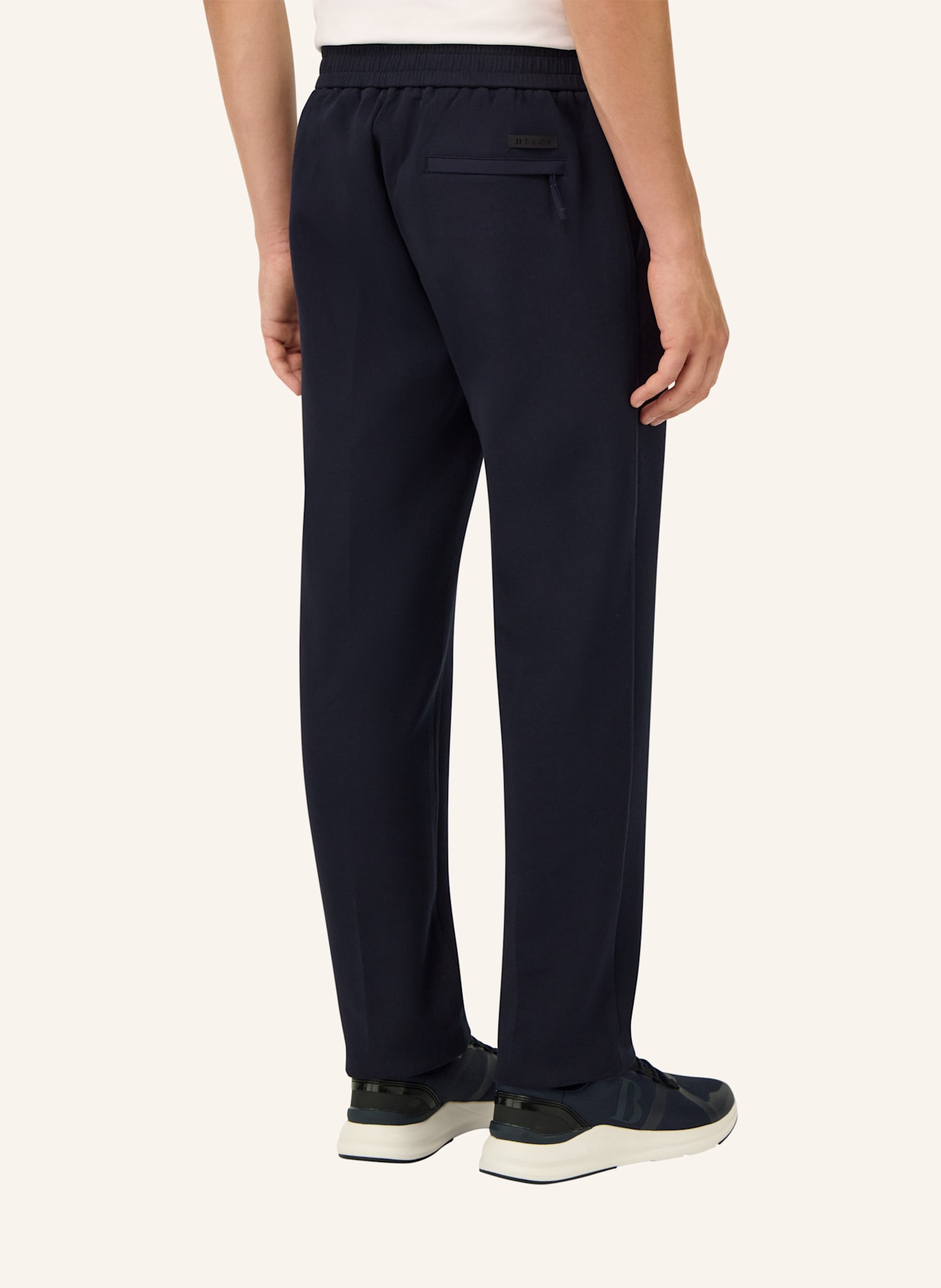 BOGGI MILANO Sweatpants: BLAU