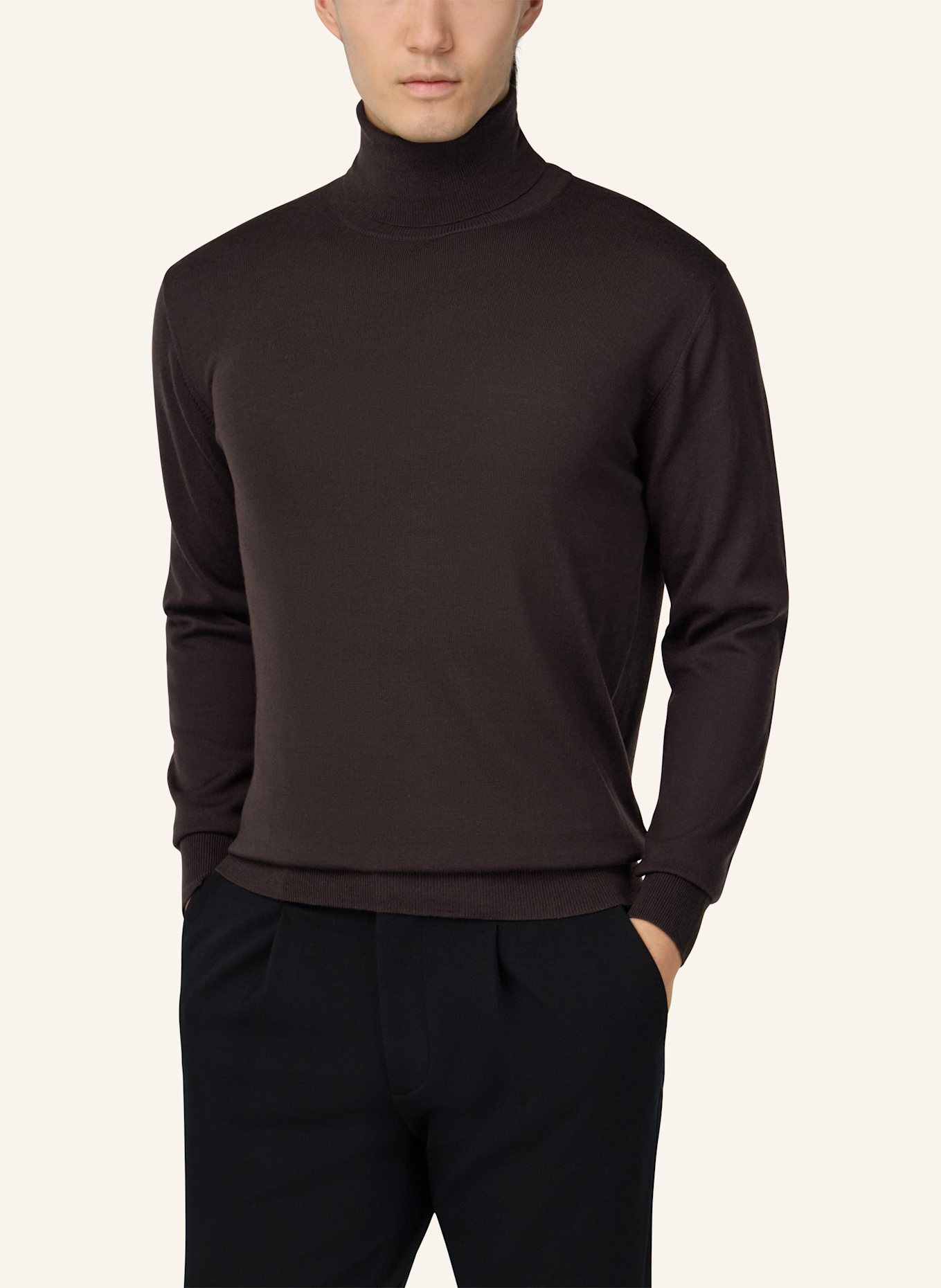 BOGGI MILANO Rollkragenpullover: DUNKELBRAUN