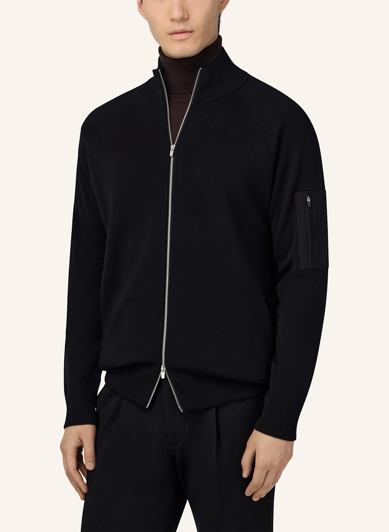 BOGGI MILANO Tech Bomber Jacket in Merino Wool: SCHWARZ
