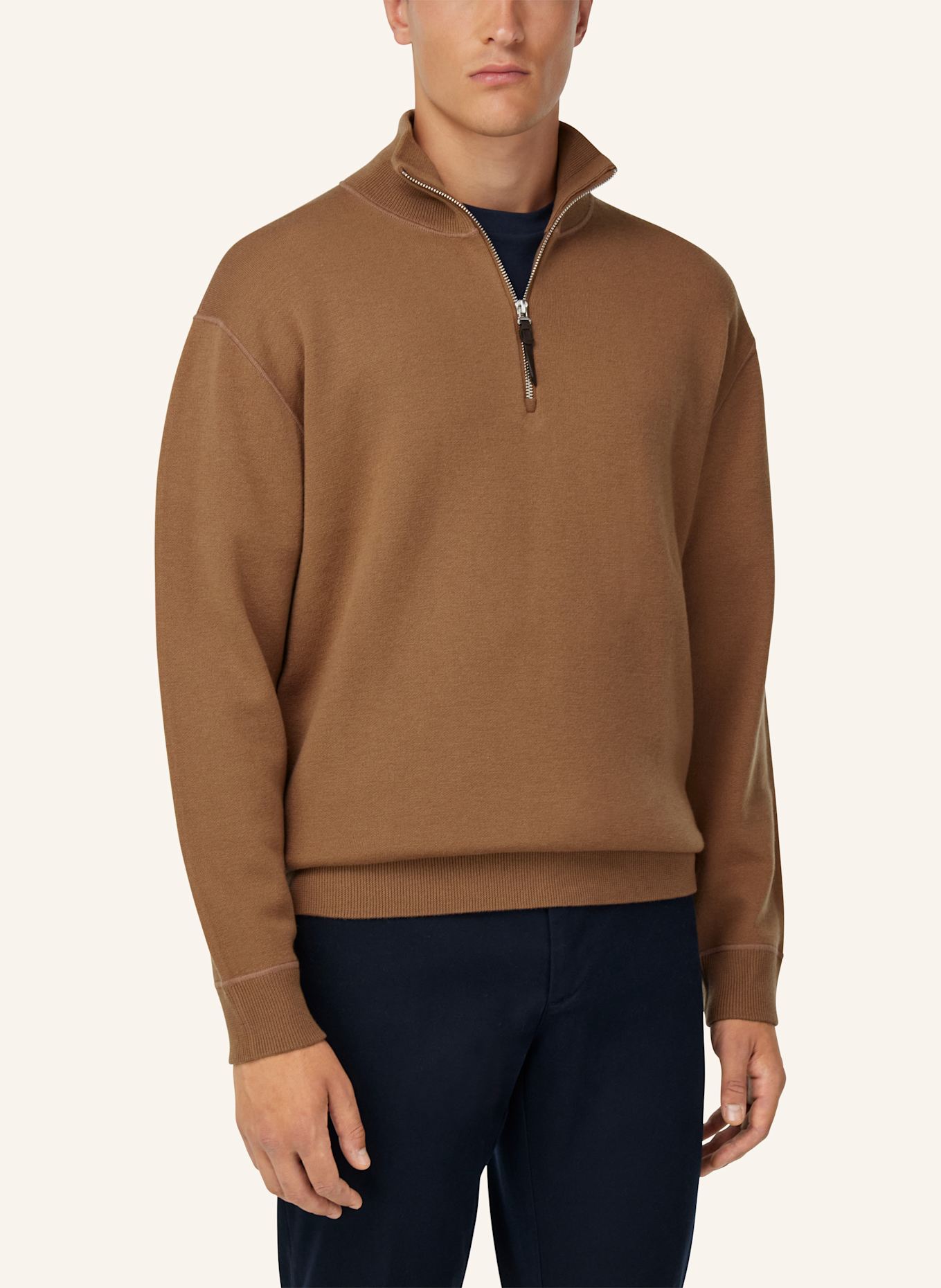 BOGGI MILANO Troyer: BRAUN