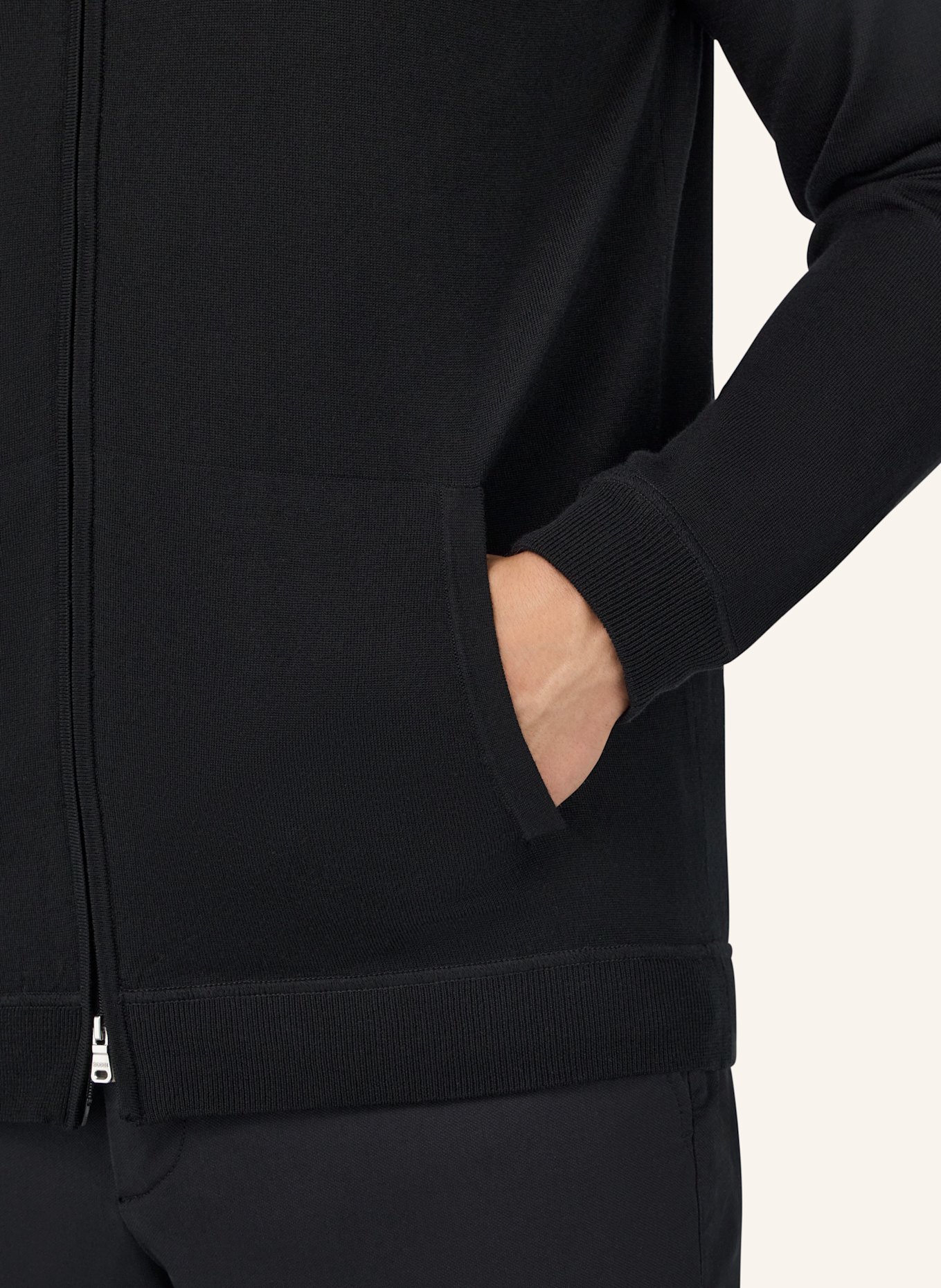 BOGGI MILANO Strickjacke: SCHWARZ