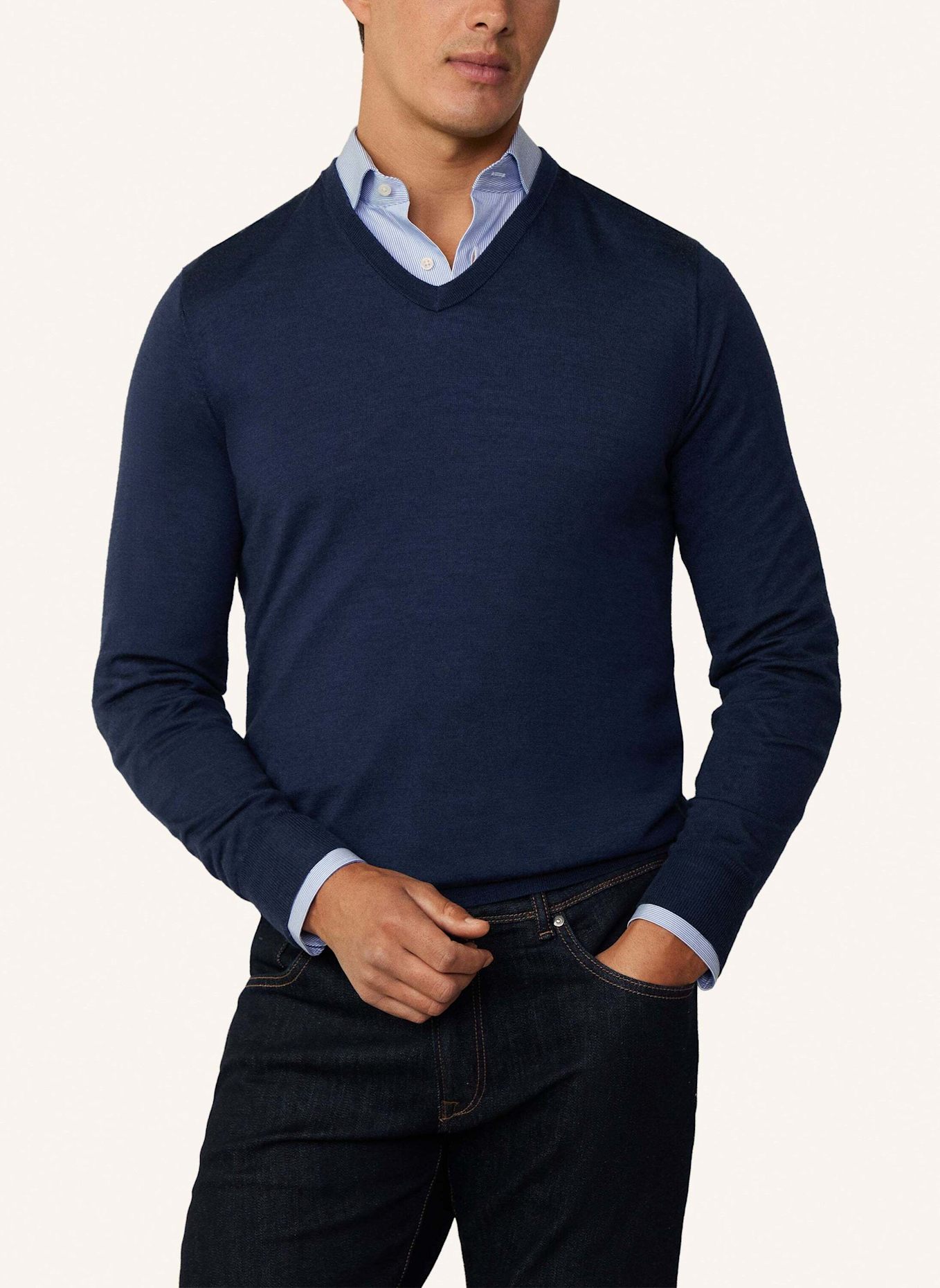 HACKETT LONDON Pullover GMD MERINO SILK V NCK, Farbe: DUNKELBLAU (Bild 6)