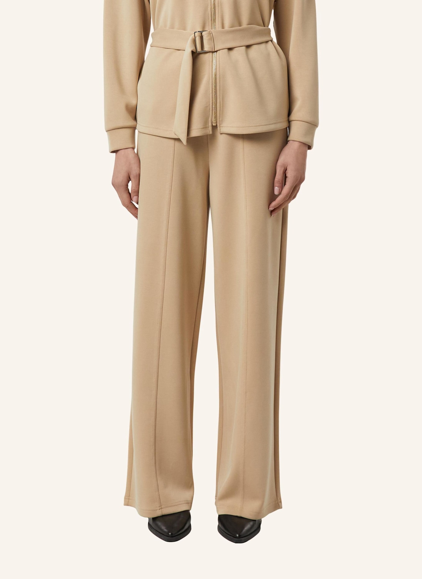 comma Hose: BRAUN