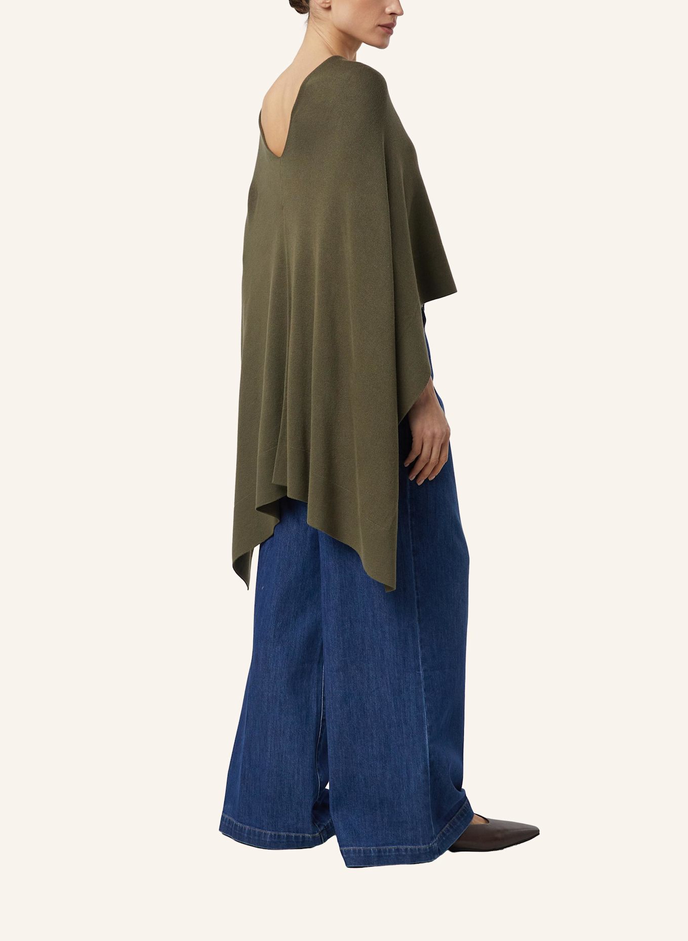 comma Indoor-Poncho: OLIV