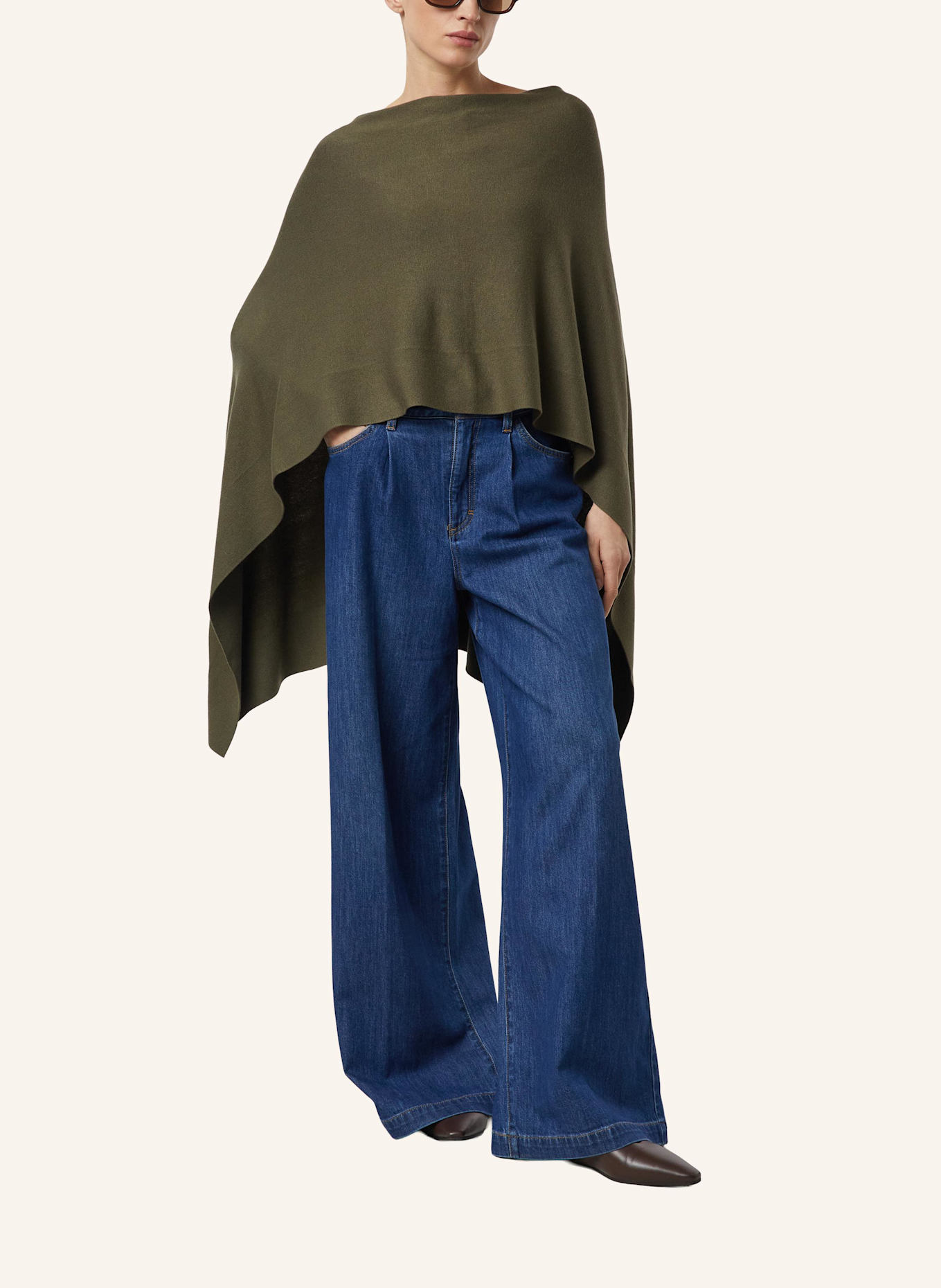comma Indoor-Poncho: OLIV