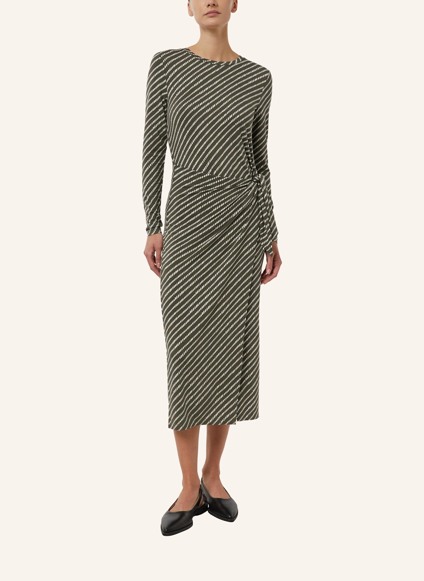 comma Kleid: OLIV/ WEISS