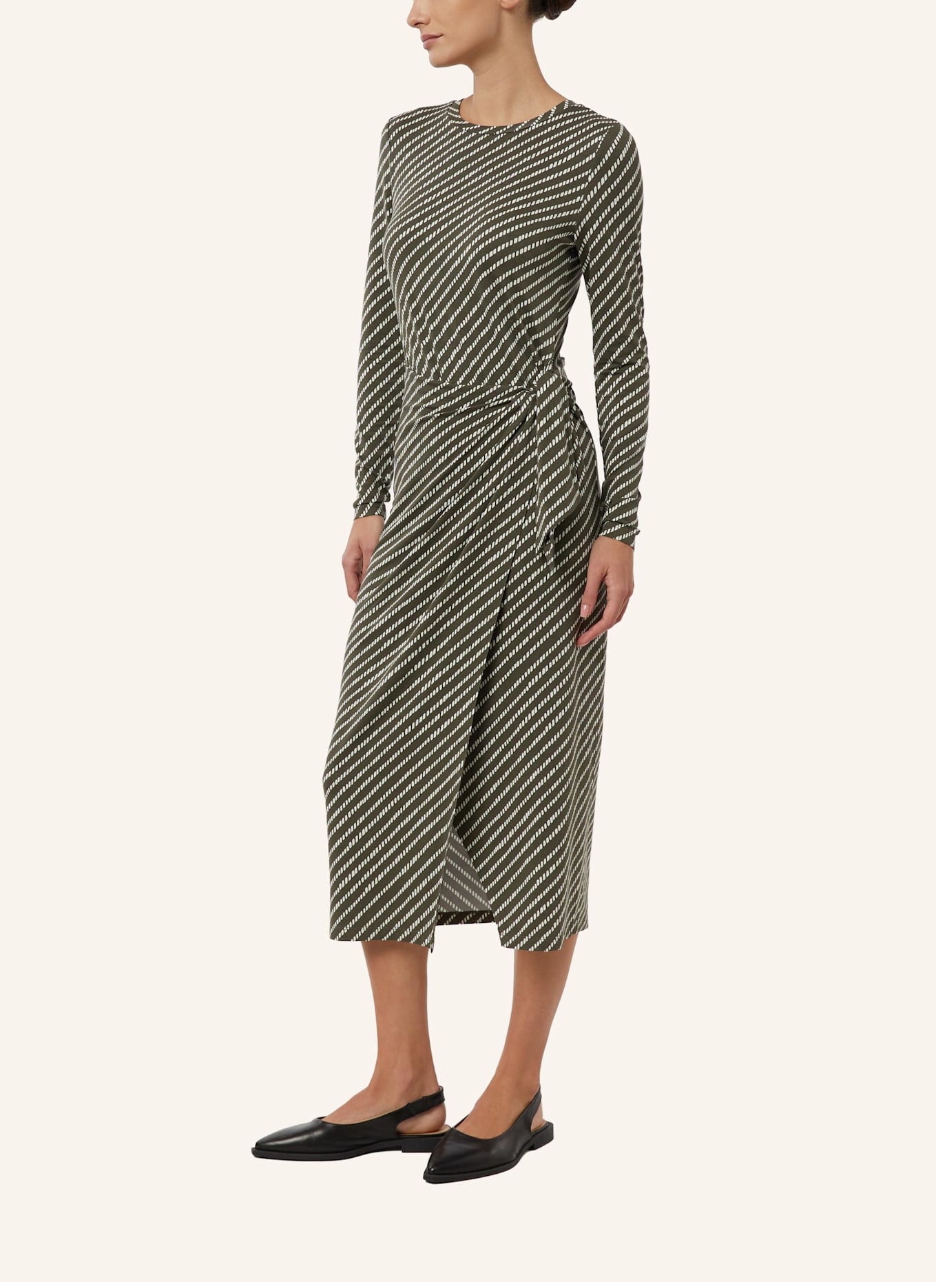 comma Kleid: OLIV/ WEISS