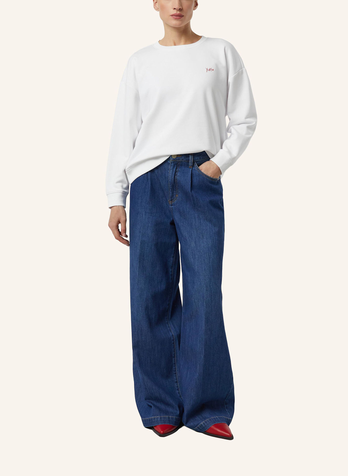 comma Sweatshirt: WEISS