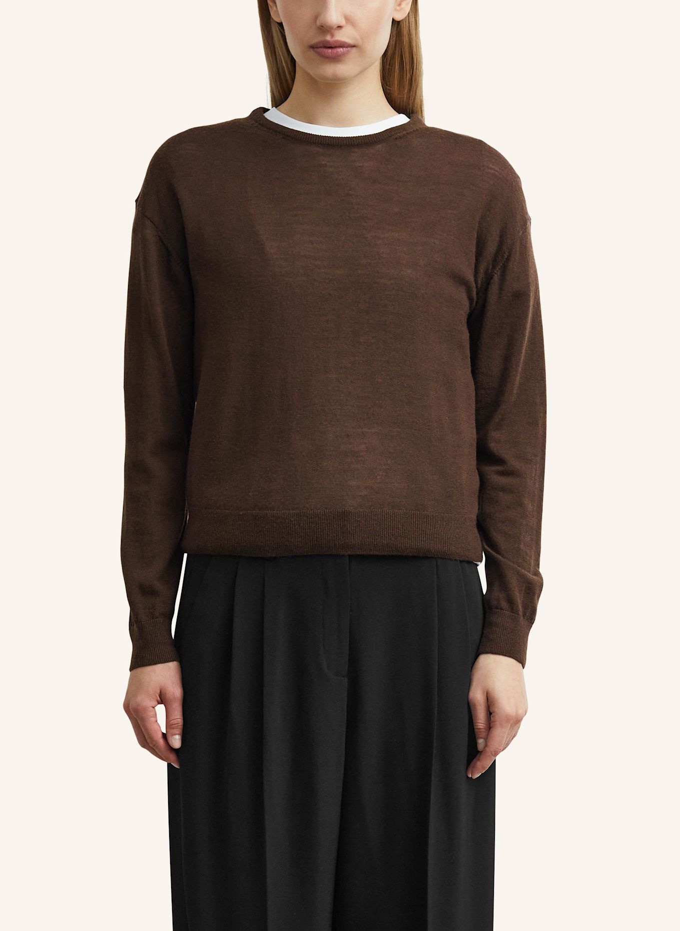 comma Pullover: BRAUN