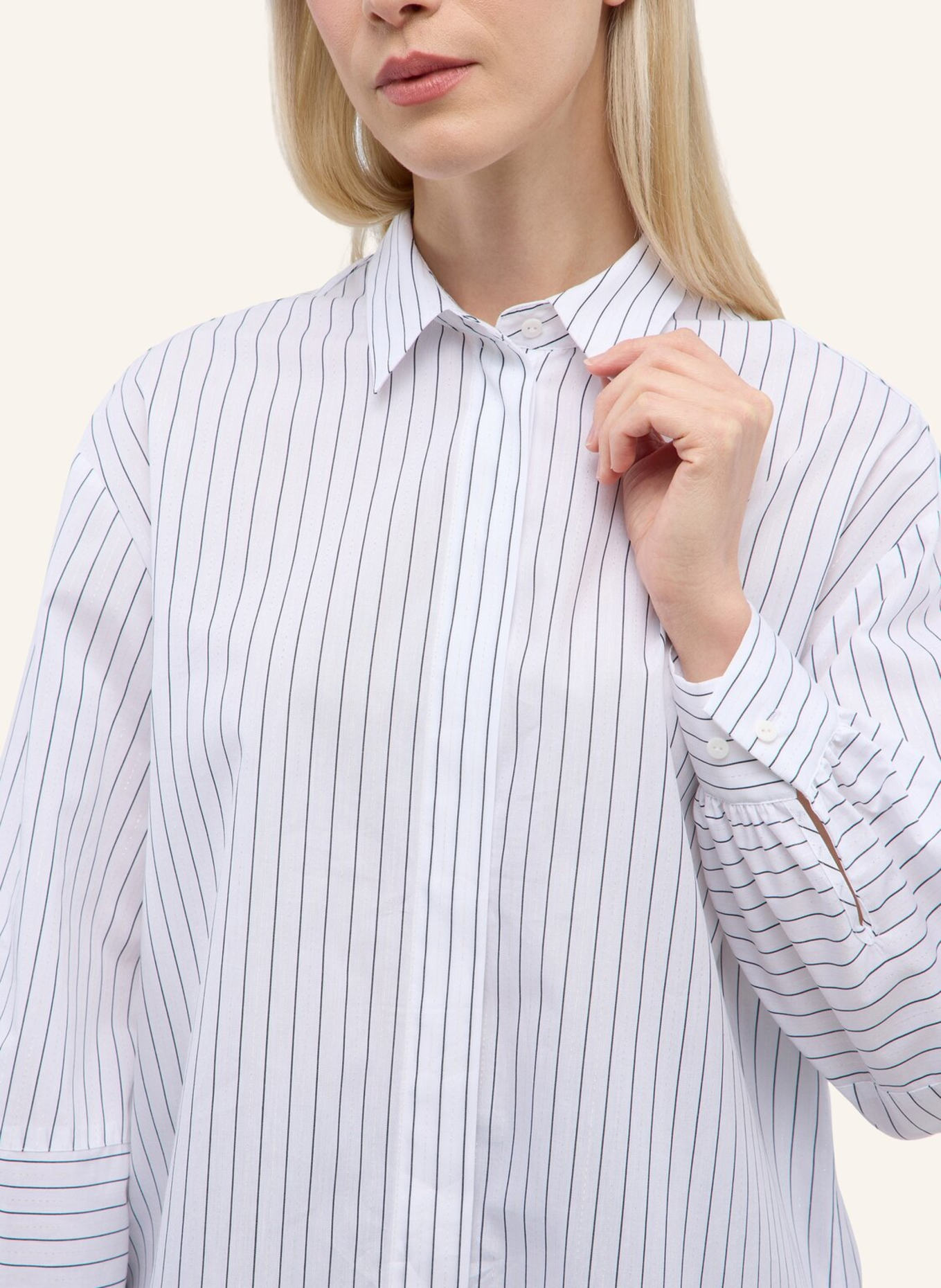 1863 by ETERNA Bluse OVERSIZE FIT: WEISS/ SCHWARZ