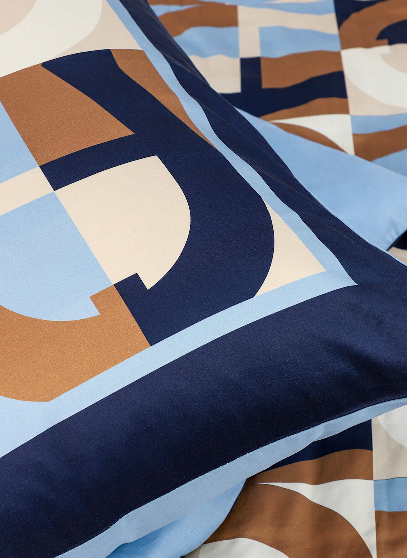 AIGNER Satin Bettwäsche DORA: BLAU