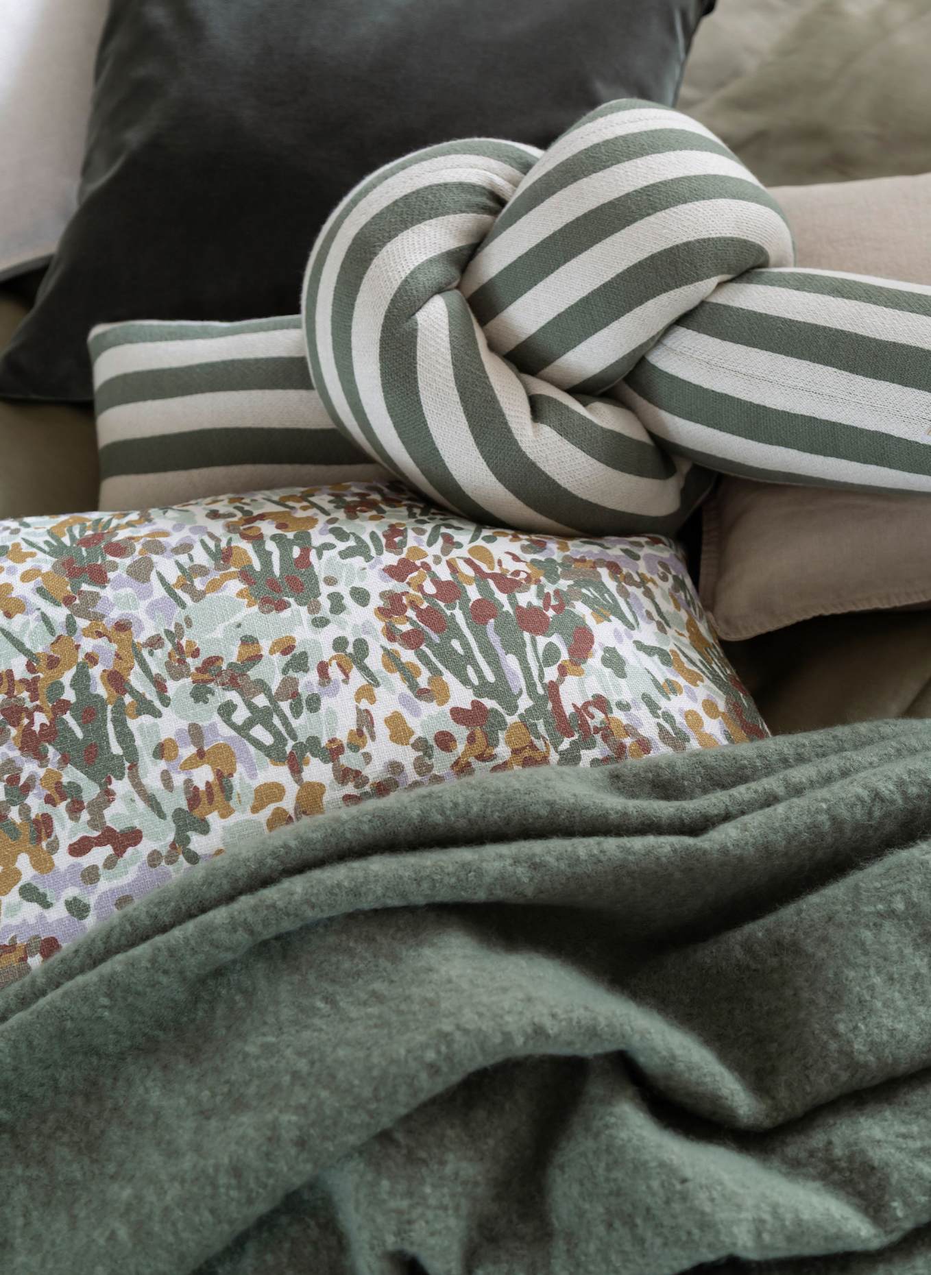 SCHÖNER WOHNEN KOLLEKTION Zierkissen mit Füllung JOLLY: GRÜN