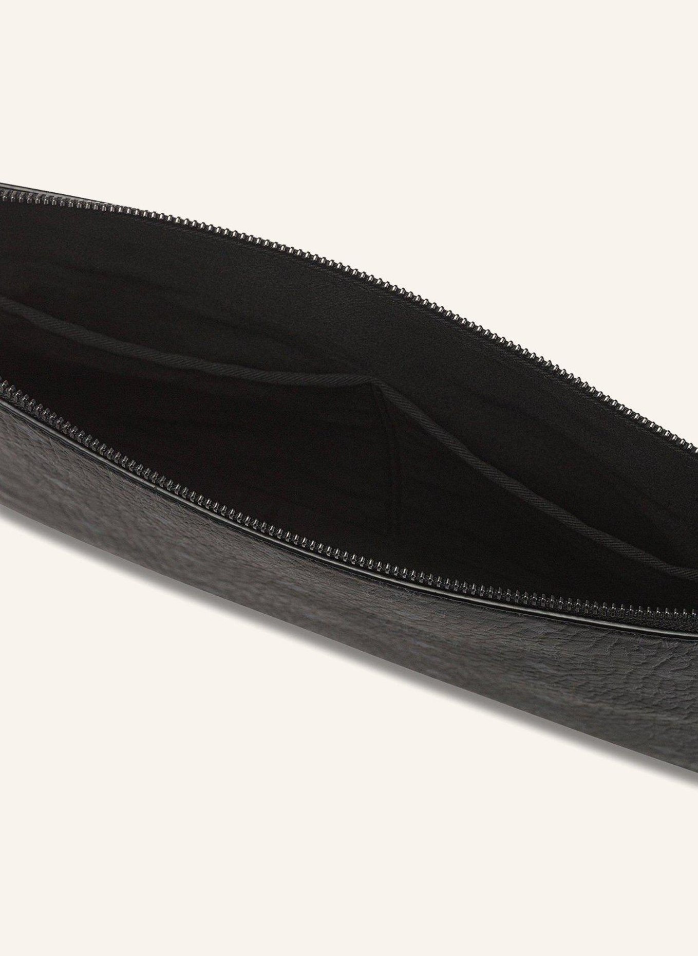 MCM Pouch VISETOS: BLACK