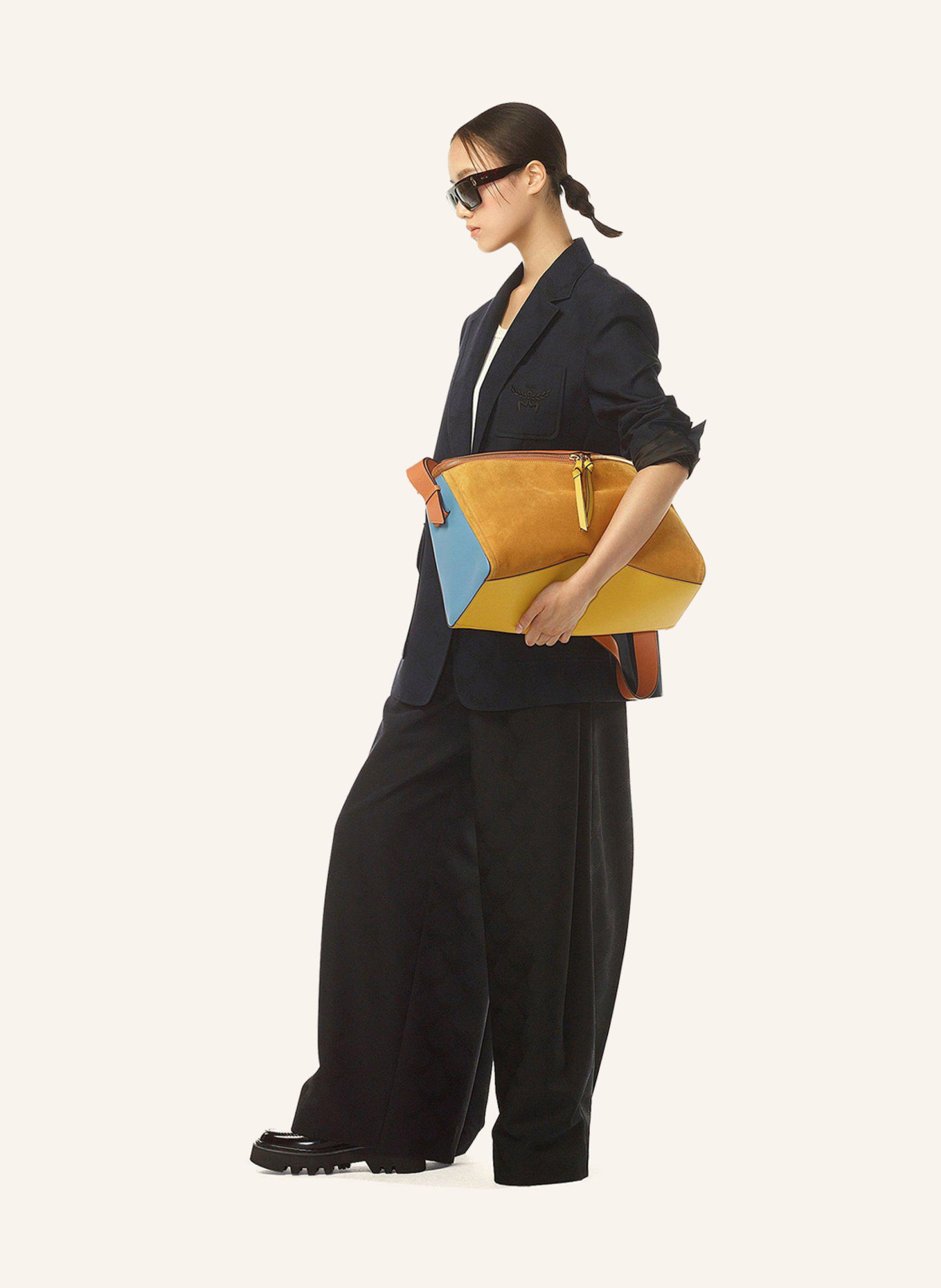 MCM Schultertasche: Multi
