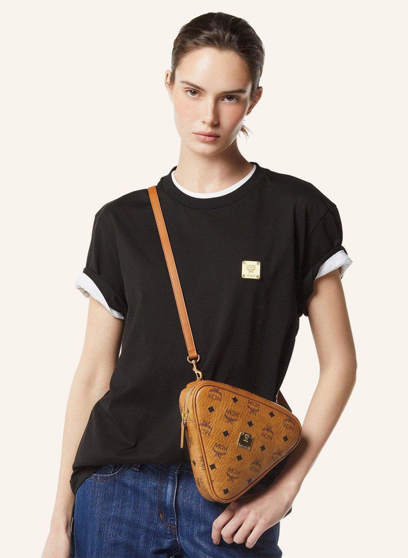MCM Pouch: COGNAC