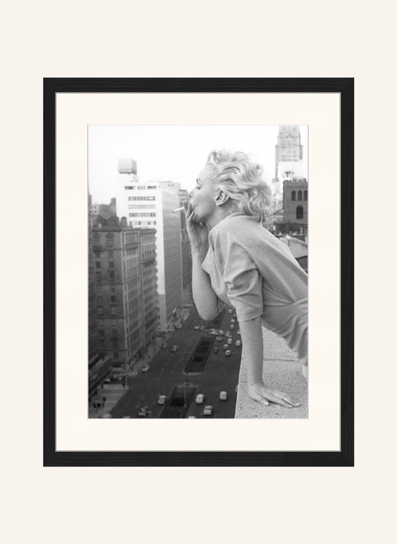Liv Corday Wandbild MARILYN IM 'AMBASSADOR HOTEL' IN NEW YORK mit Rahmen, Farbe: SCHWARZ (Bild 1)