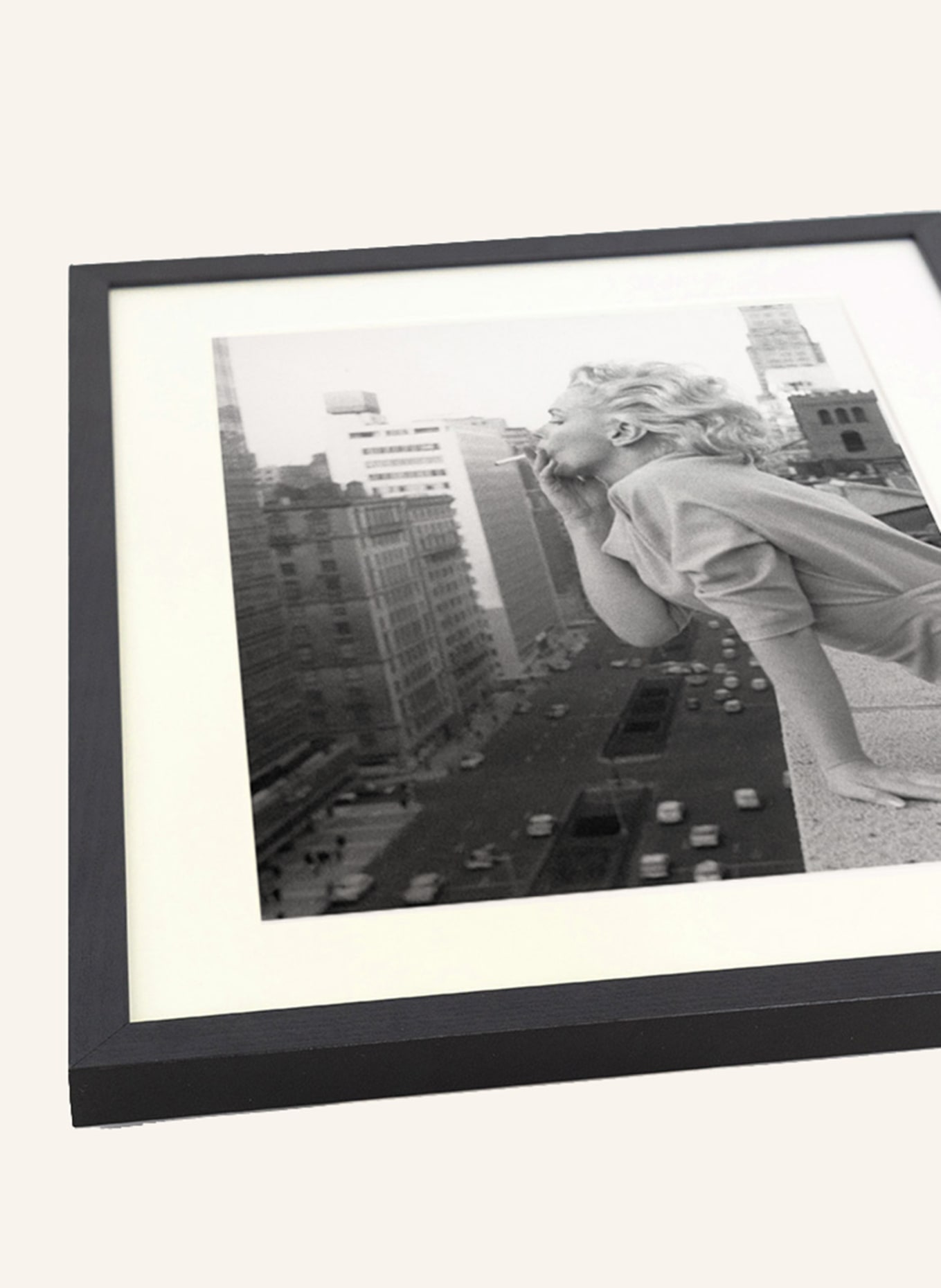 Liv Corday Wandbild MARILYN IM 'AMBASSADOR HOTEL' IN NEW YORK mit Rahmen, Farbe: SCHWARZ (Bild 2)