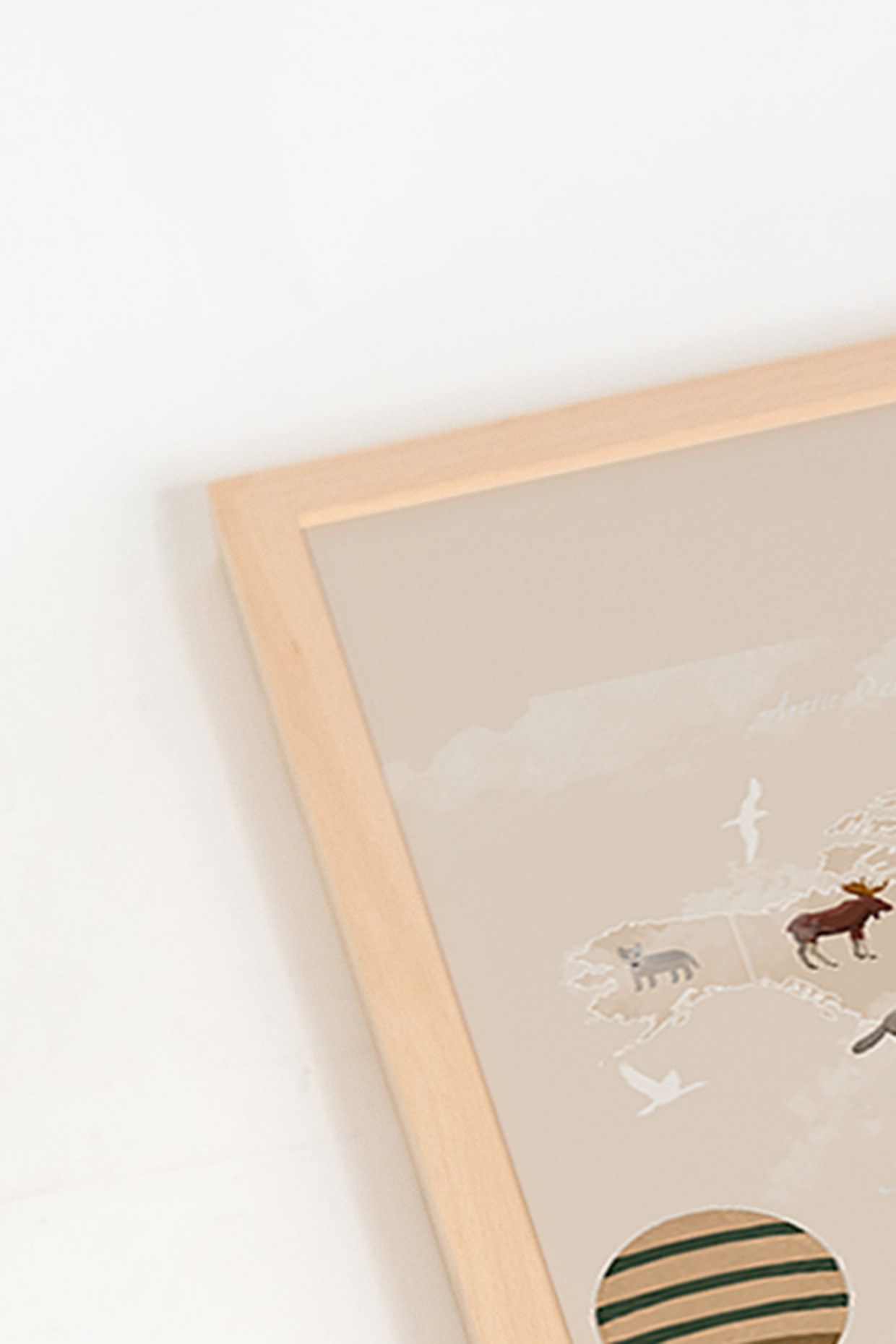 Milan Moon Wandbild WELTKARTE mit Rahmen: HELLBRAUN