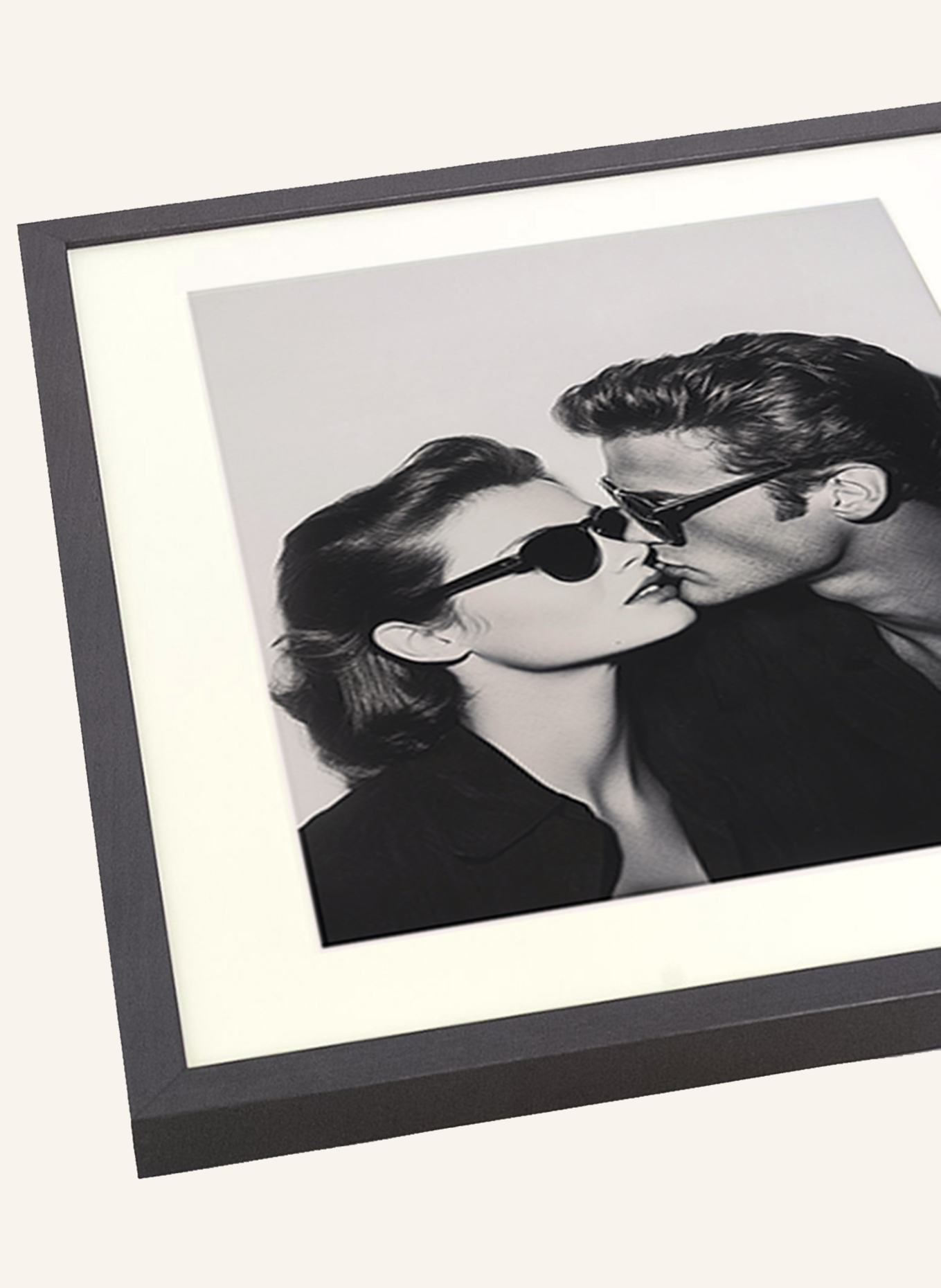 JACOB BADEN Wandbild DER KUSS mit Rahmen: SCHWARZ