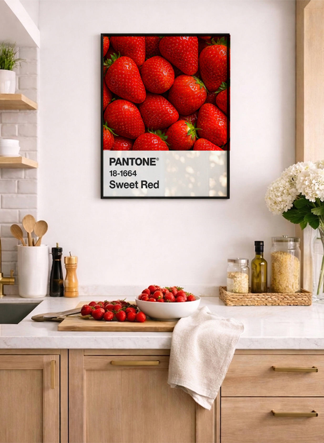 Liv Corday Wandschilderij KLEUR: SWEET RED / AARDBEIROOD met lijst: ZWART