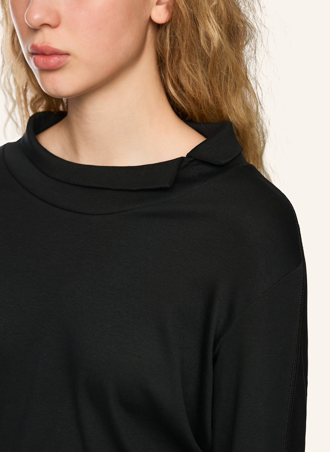 MARC CAIN T-Shirt: SCHWARZ