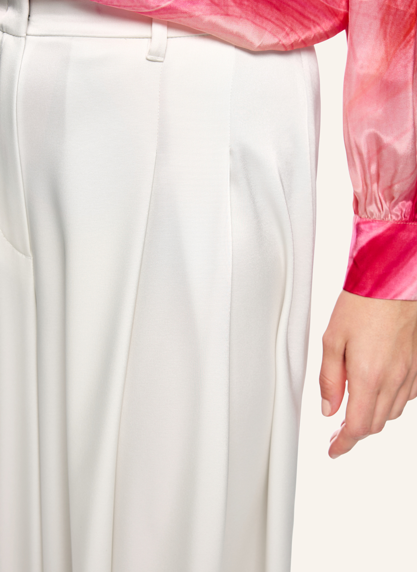 MARC CAIN Marlenehose WARANGAL aus Satin: WEISS/ CREME