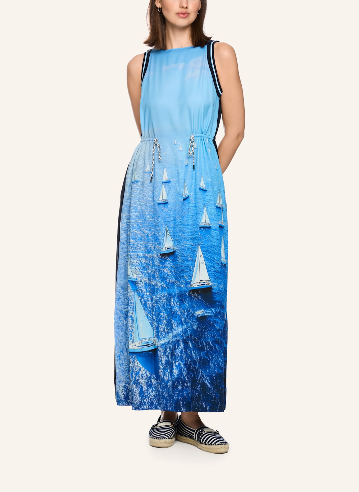 MARC CAIN Kleid: HELLBLAU