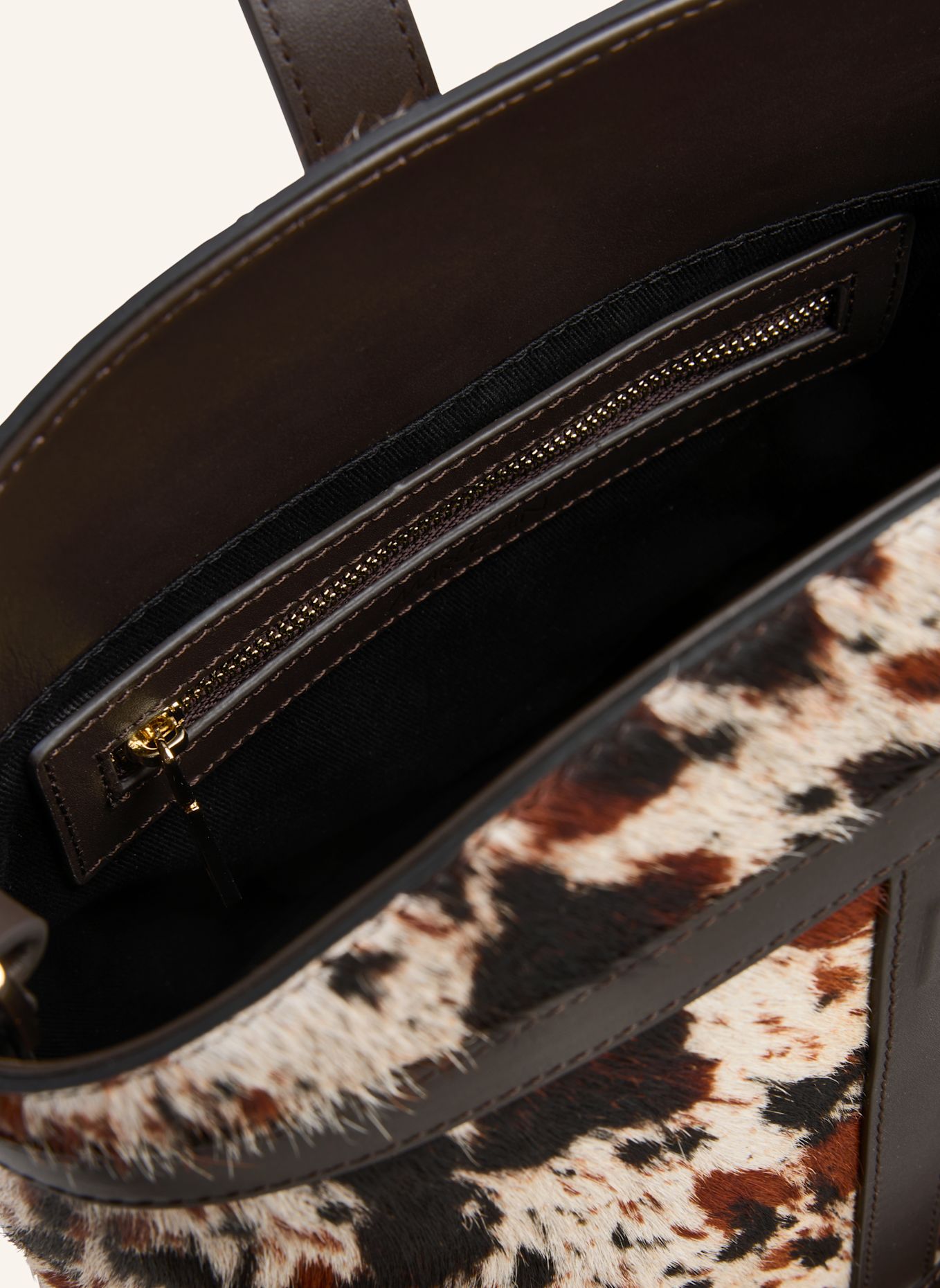 MARC CAIN Schultertasche: DUNKELBRAUN