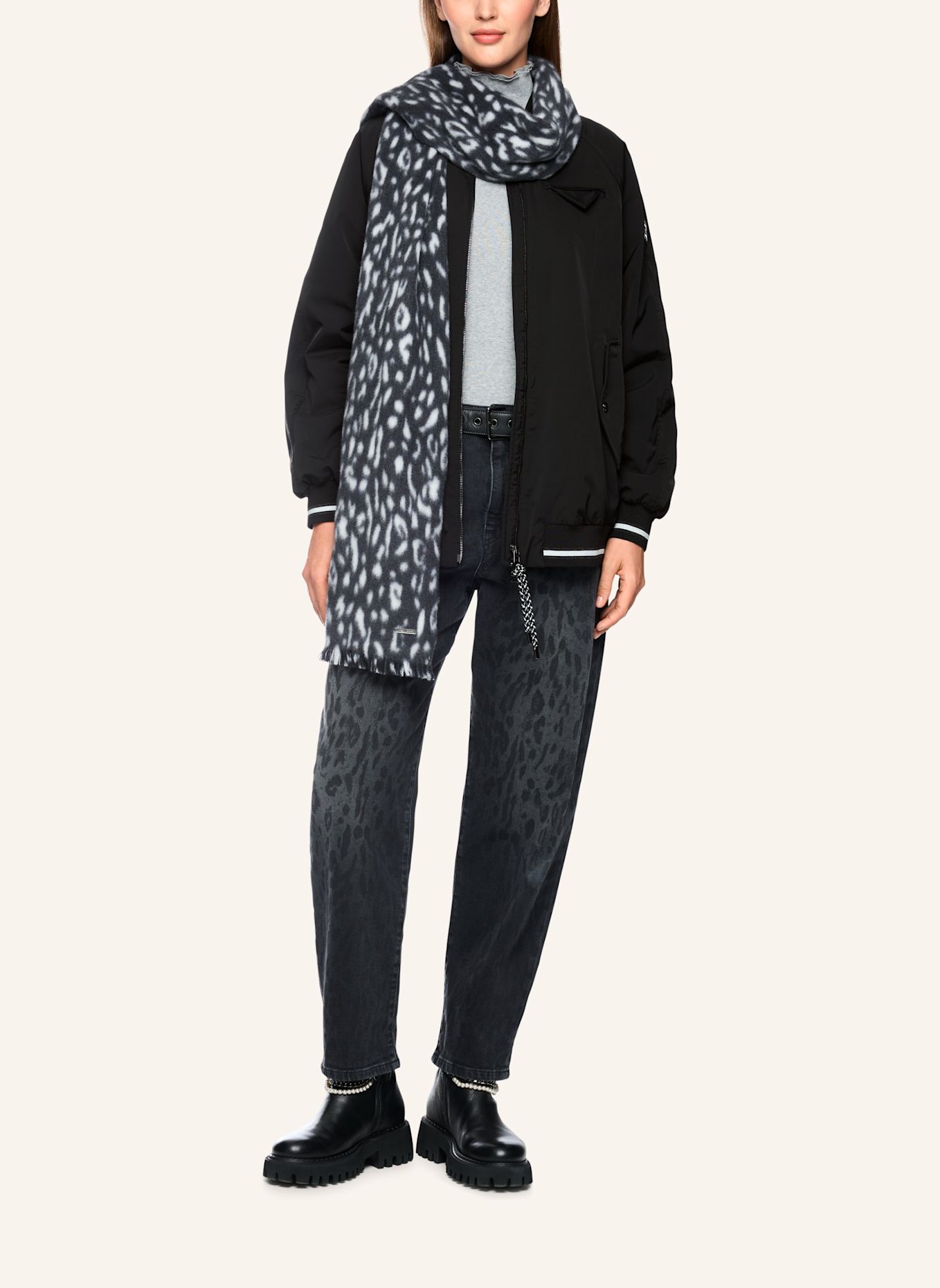 MARC CAIN Jacke: SCHWARZ