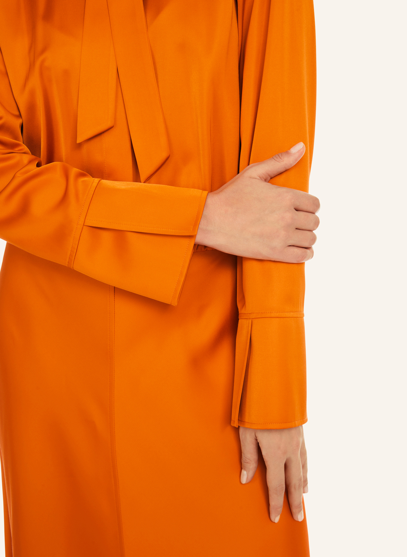 MARC CAIN Satinkleid mit Schluppe, Farbe: ORANGE (Bild 3)