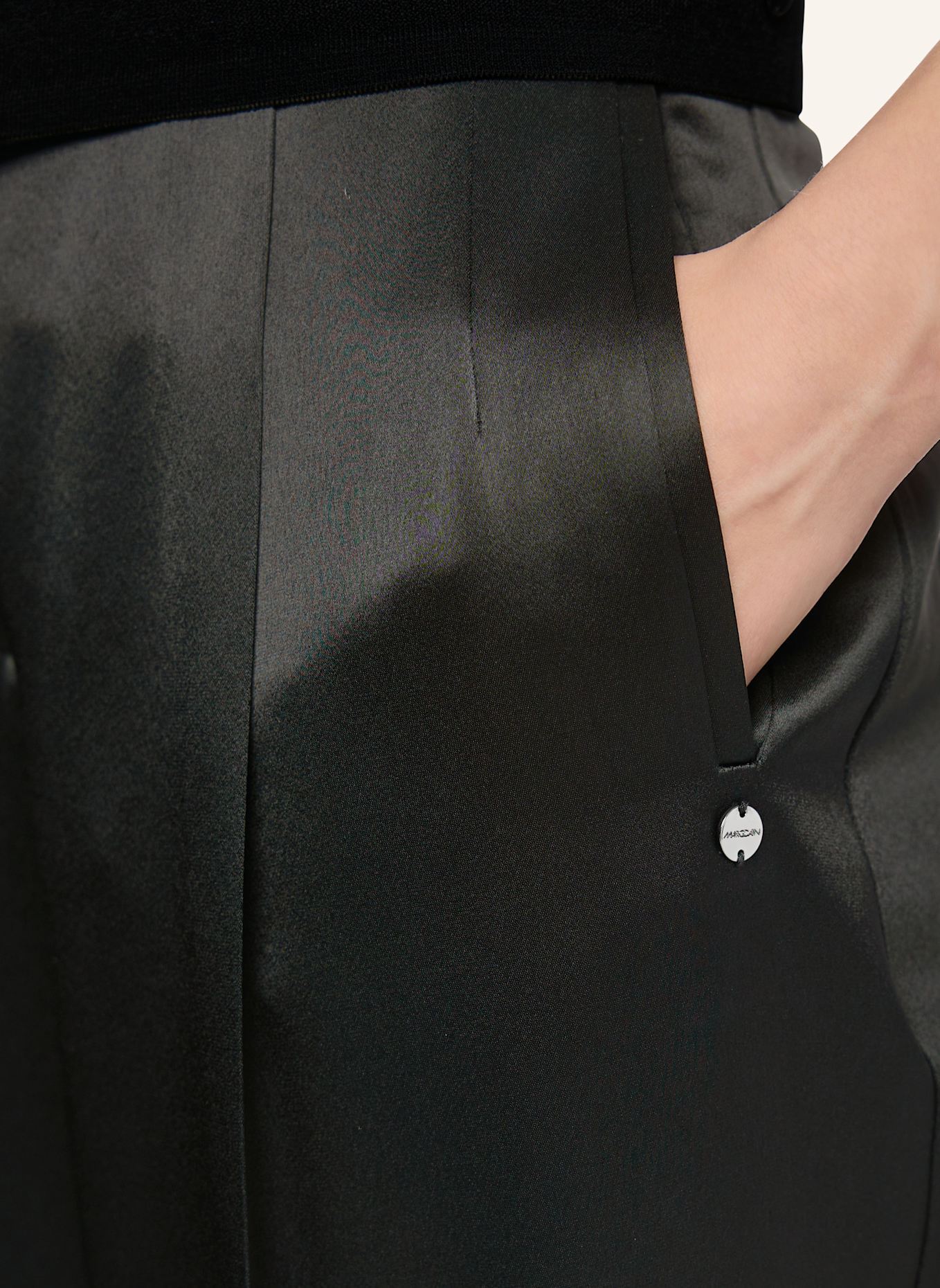 MARC CAIN Marlenehose aus Satin: SCHWARZ
