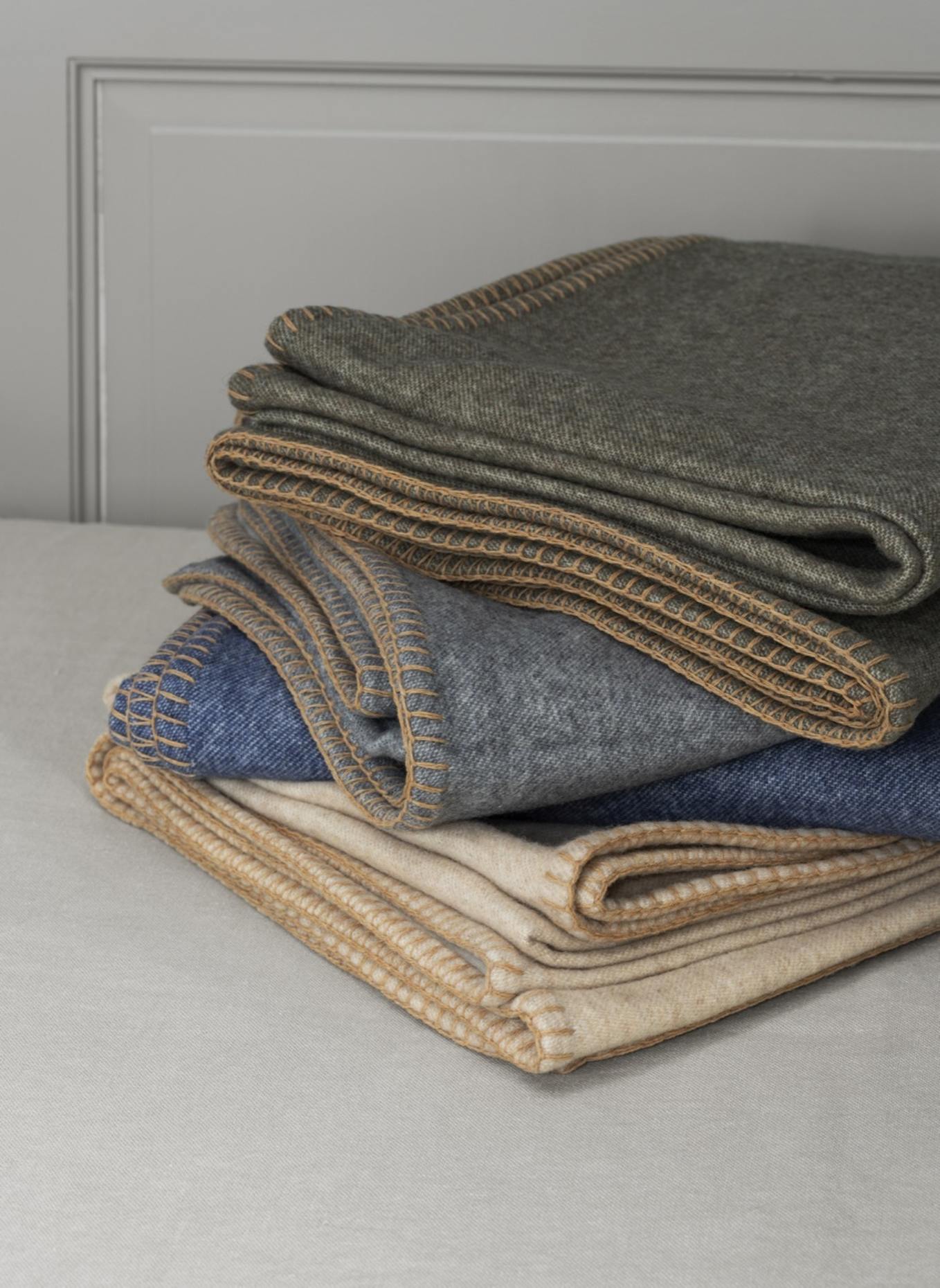 blomus Decke AHWI: DUNKELBLAU/ BLAU