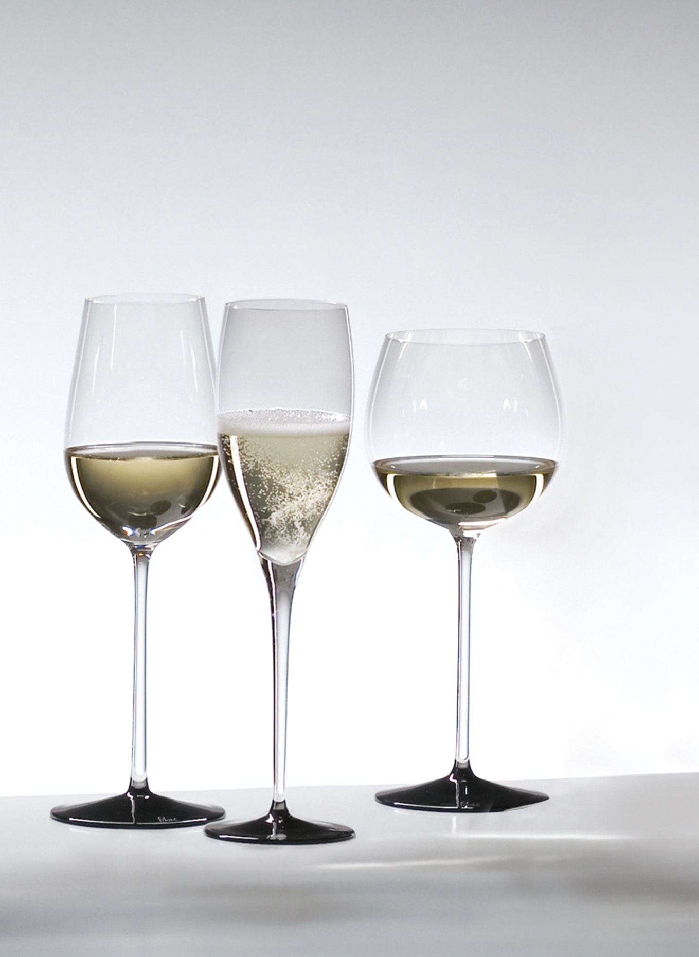 RIEDEL Weißweinglas BLACK TIE MONTRACHET, Farbe: SCHWARZ (Bild 2)
