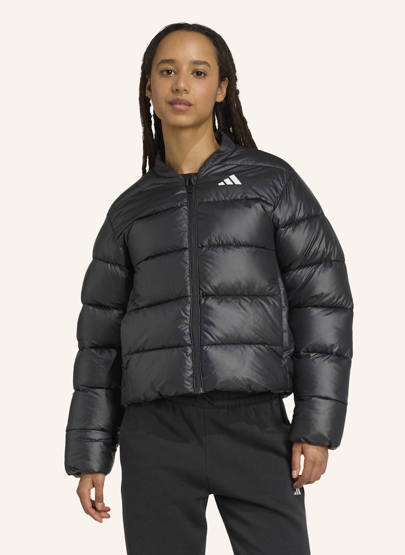 adidas ESSENTIALS CLIMAWARM KUNSTDAUNEN PUFFER JACKE: SCHWARZ