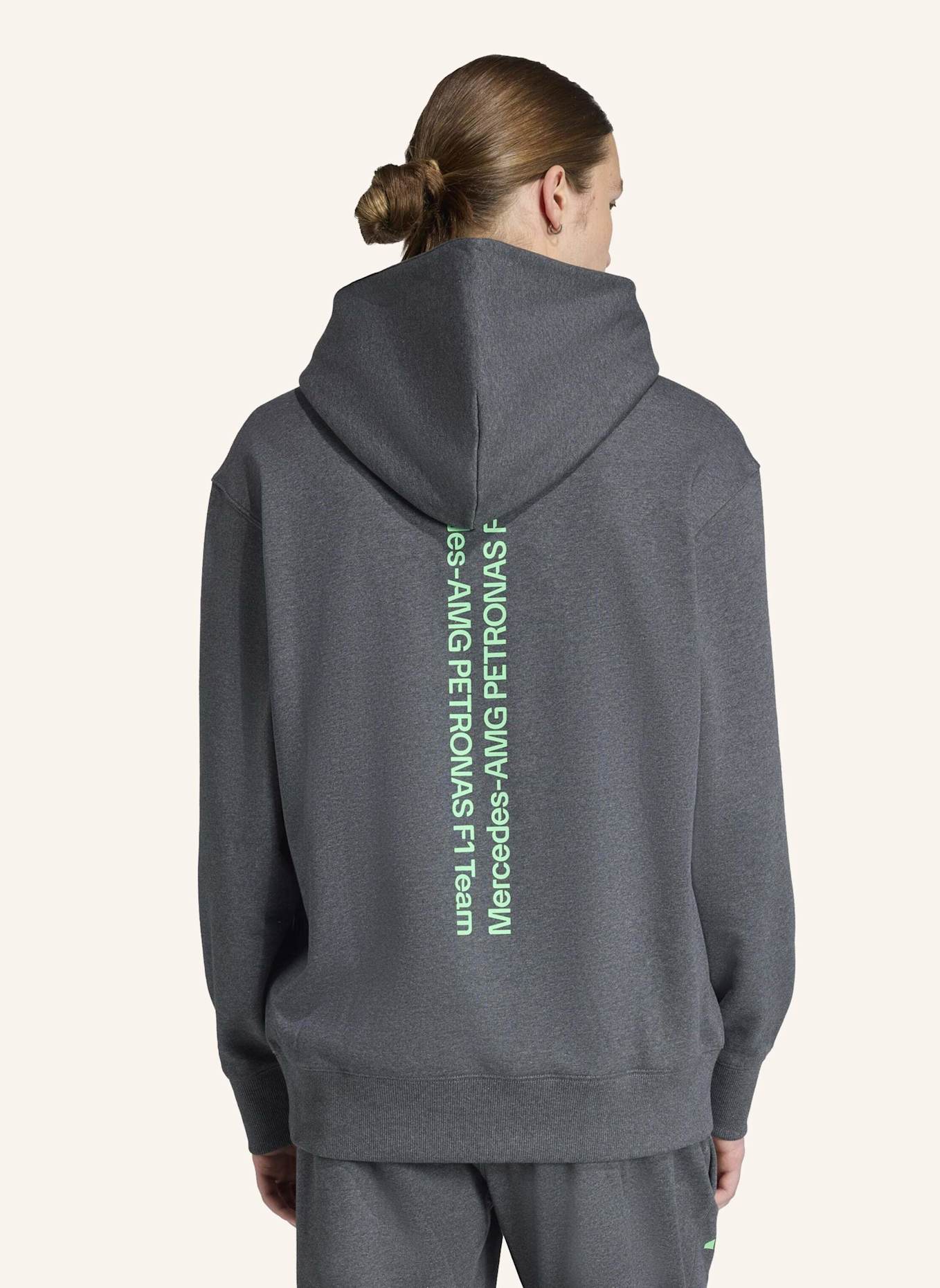 adidas MERCEDES - AMG PETRONAS FORMULA ONE TEAM PREMIUM SWEAT HOODIE: GRAU