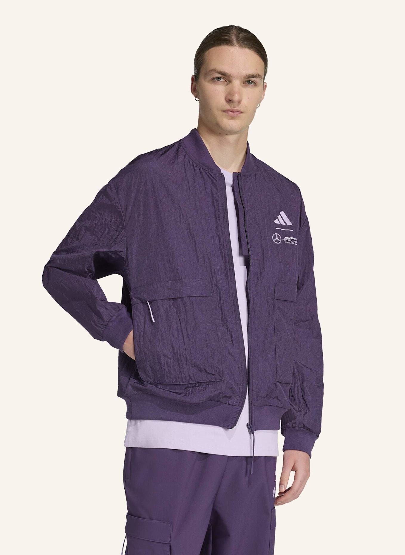 adidas MERCEDES-AMG PETRONAS FORMULA ONE TEAM HOCHWERTIG GEWEBTE BOMBERJACKE: LILA