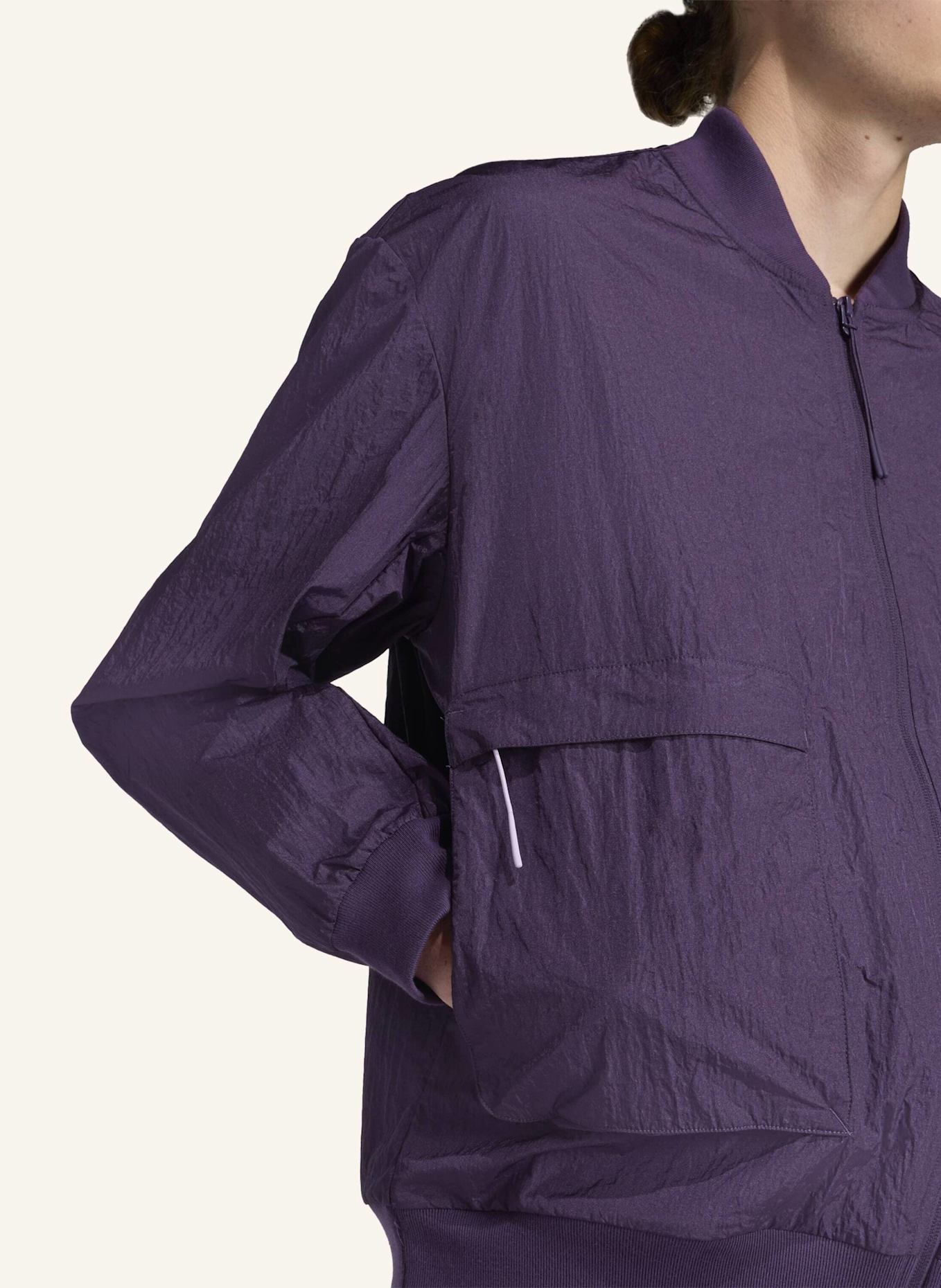 adidas MERCEDES-AMG PETRONAS FORMULA ONE TEAM HOCHWERTIG GEWEBTE BOMBERJACKE: LILA