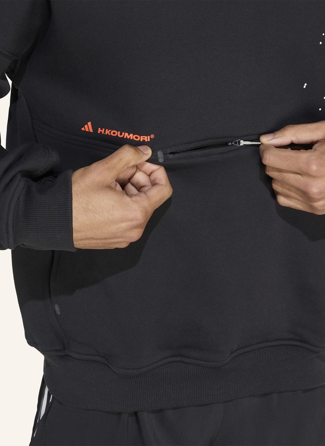 adidas ADI365 H.KOUMORI RUNNING HOODIE (GENDERNEUTRAL): SCHWARZ