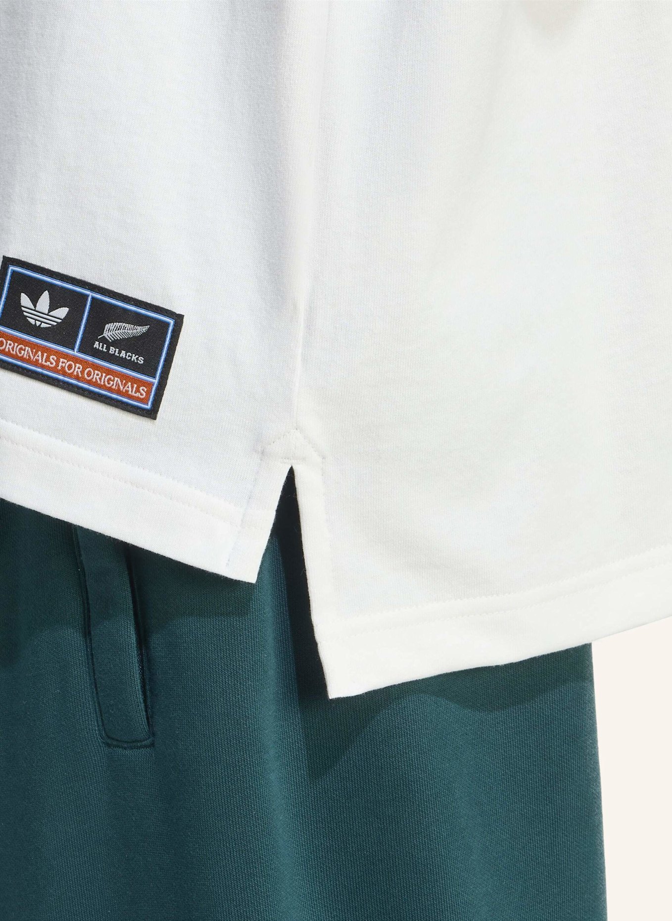 adidas Originals ADIDAS ORIGINALS & ALL BLACKS LOOSE GRAPHIC SS T-SHIRT: WEISS