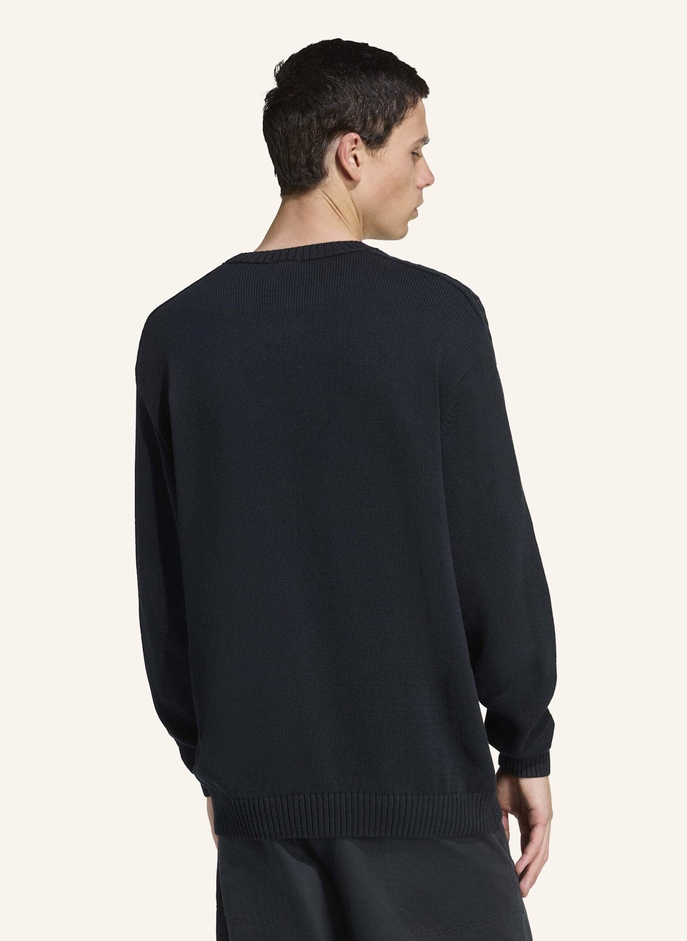 adidas Originals HOCHWERTIGES ESSENTIALS STRICKSWEATSHIRT MIT RUNDHALSAUSSCHNITT: SCHWARZ