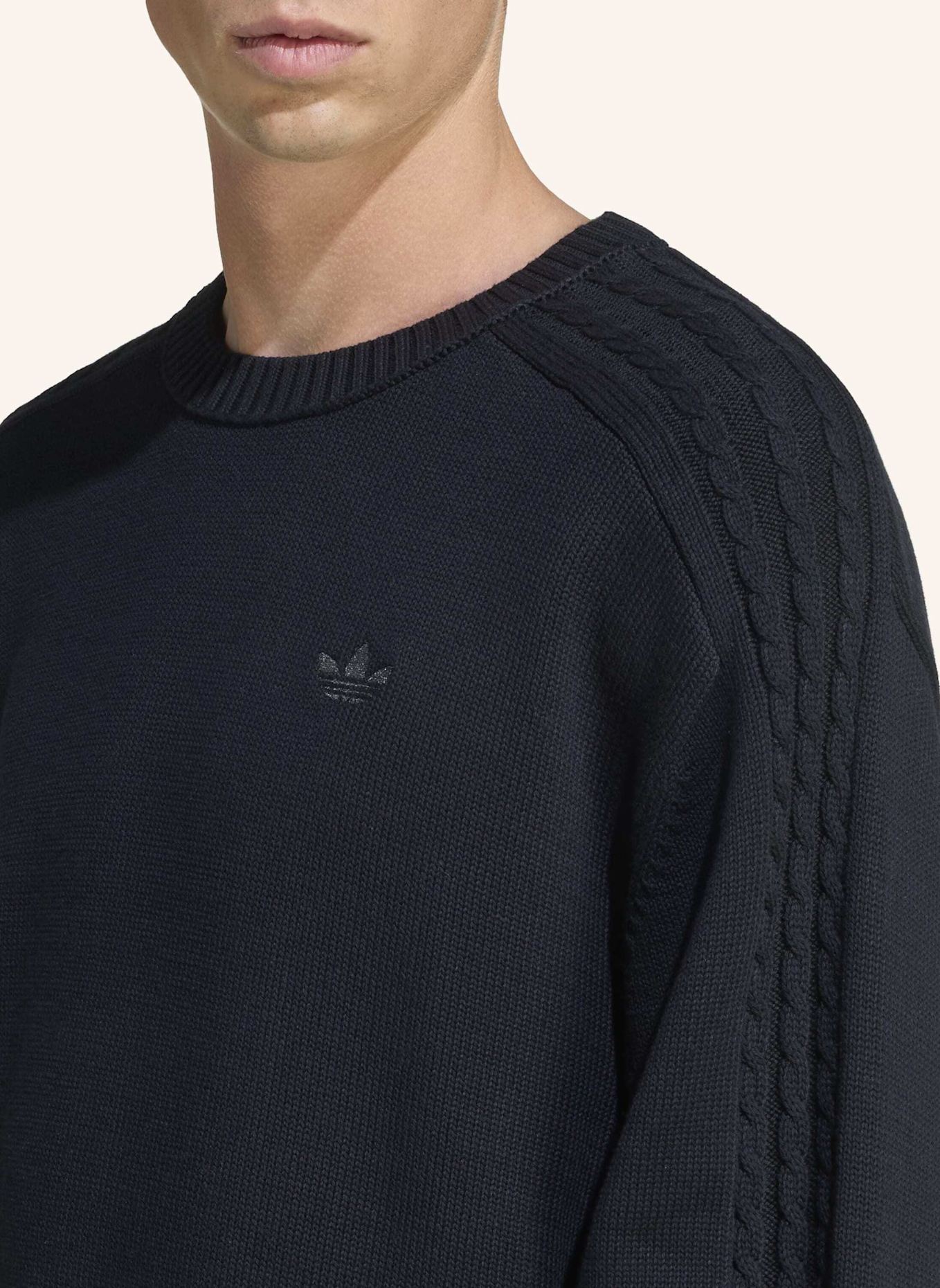 adidas Originals HOCHWERTIGES ESSENTIALS STRICKSWEATSHIRT MIT RUNDHALSAUSSCHNITT: SCHWARZ