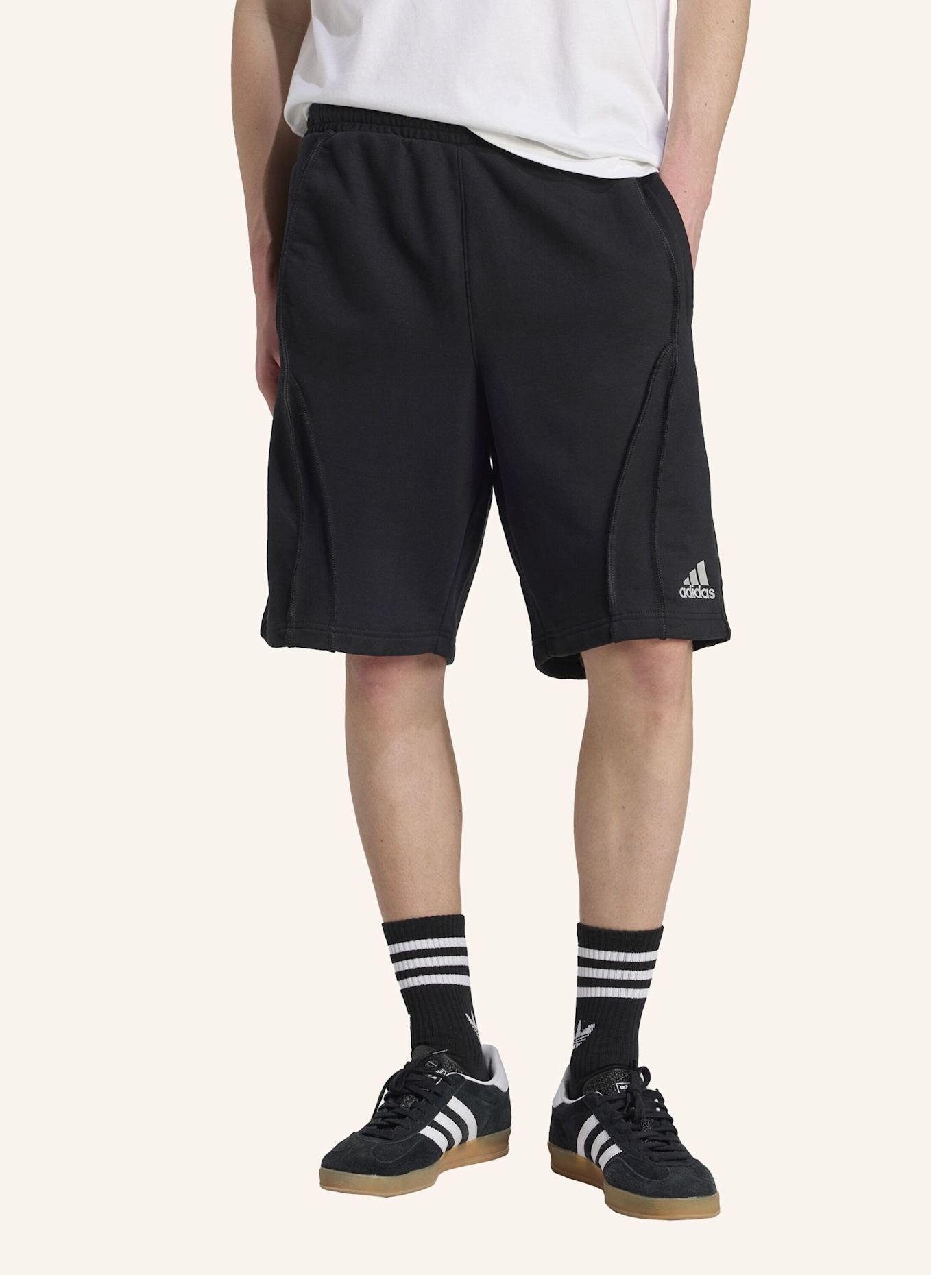 adidas Originals ADILENIUM SEASON 4 TEAMGEIST FLEECE SHORTS: SCHWARZ