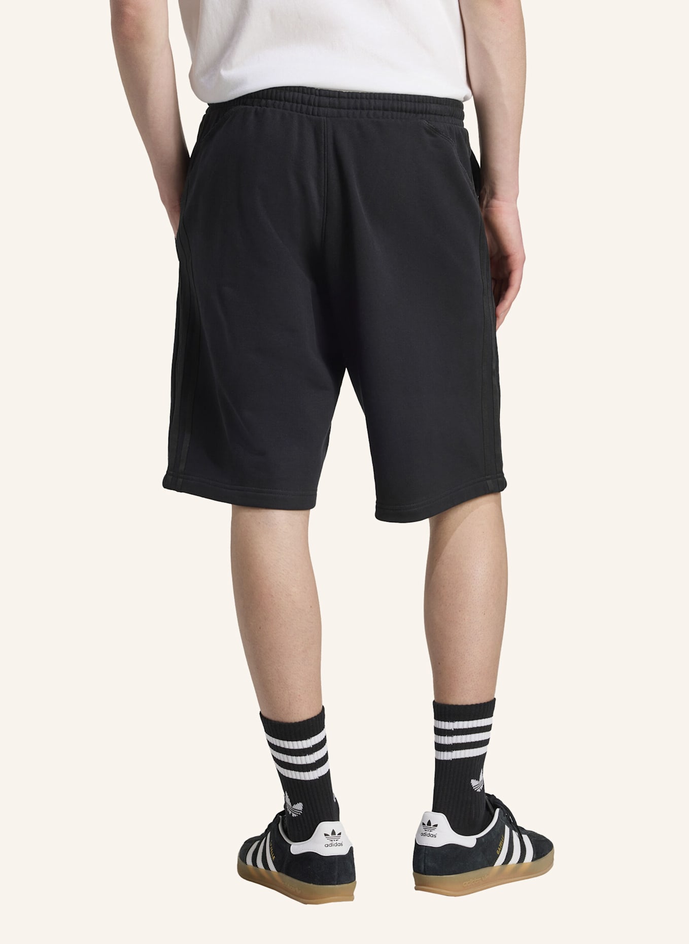 adidas Originals ADILENIUM SEASON 4 TEAMGEIST FLEECE SHORTS: SCHWARZ