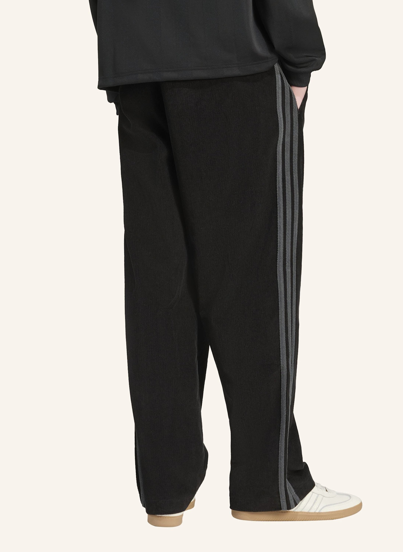 adidas Originals HOSE AUS CORD: SCHWARZ/ GRAU