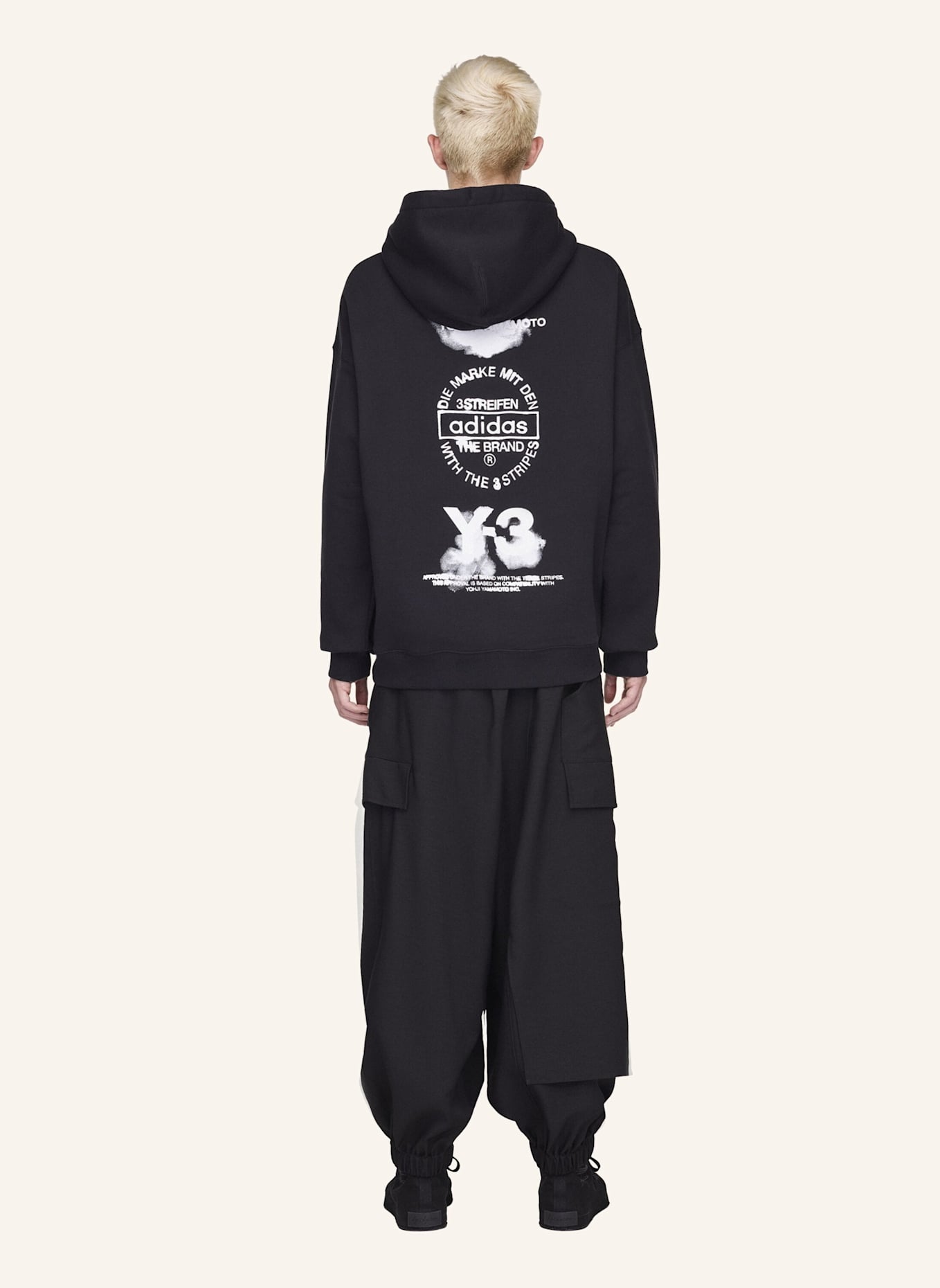 Y-3 Y-3 GRAPHIC HOODIE: SCHWARZ