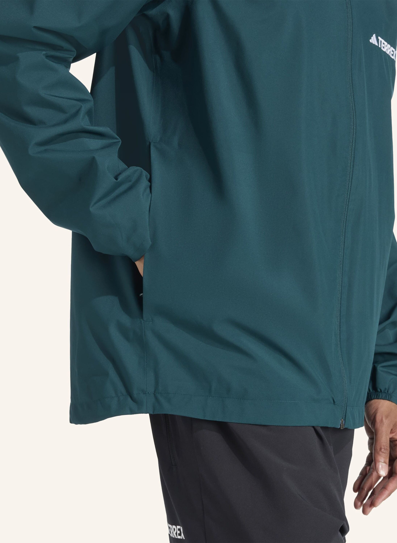 adidas TERREX Regenjacke MULTI ESSENTIALS 2L: GRÜN