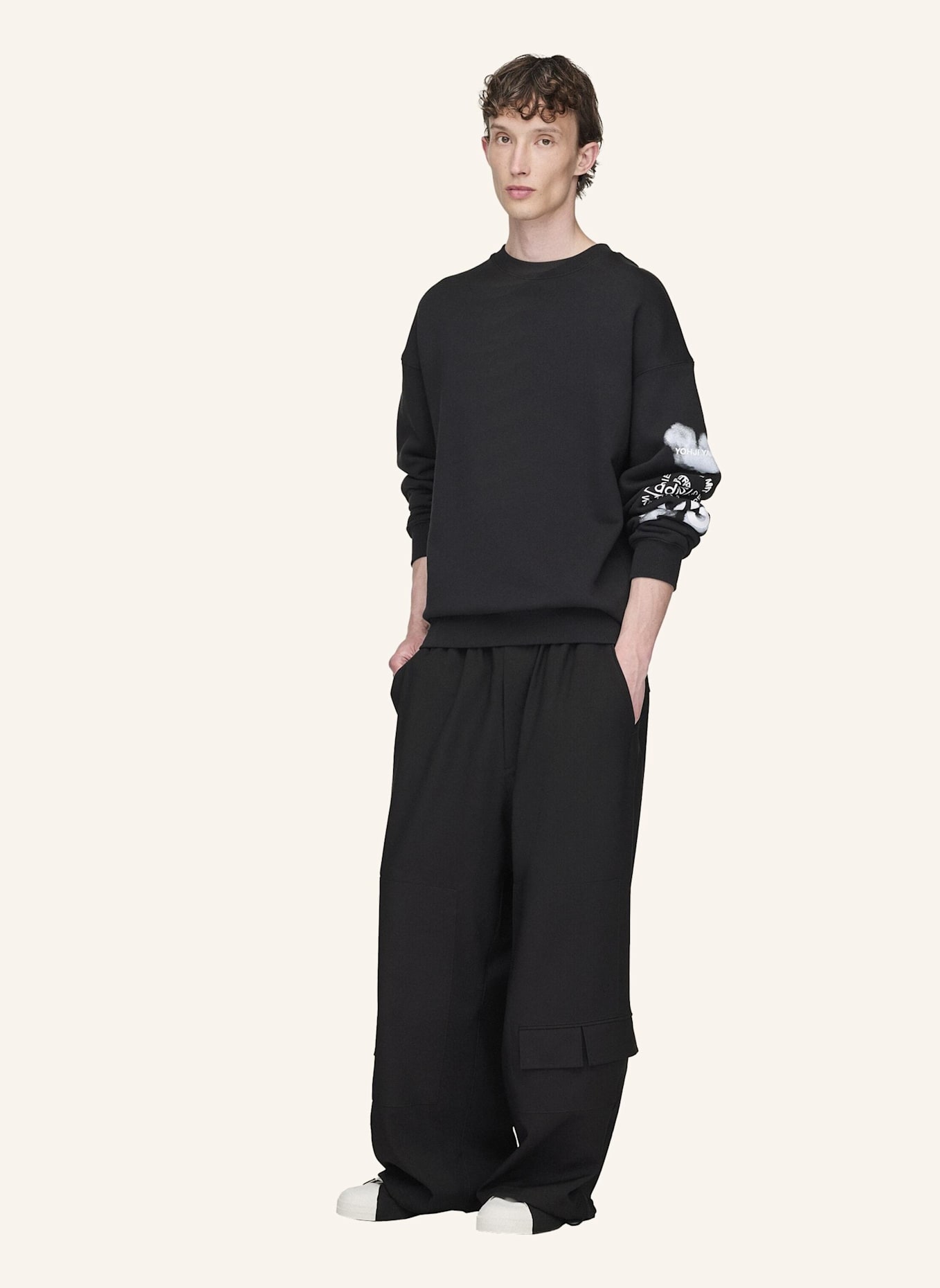 Y-3 Y-3 GRAFIK CREW SWEATSHIRT: SCHWARZ